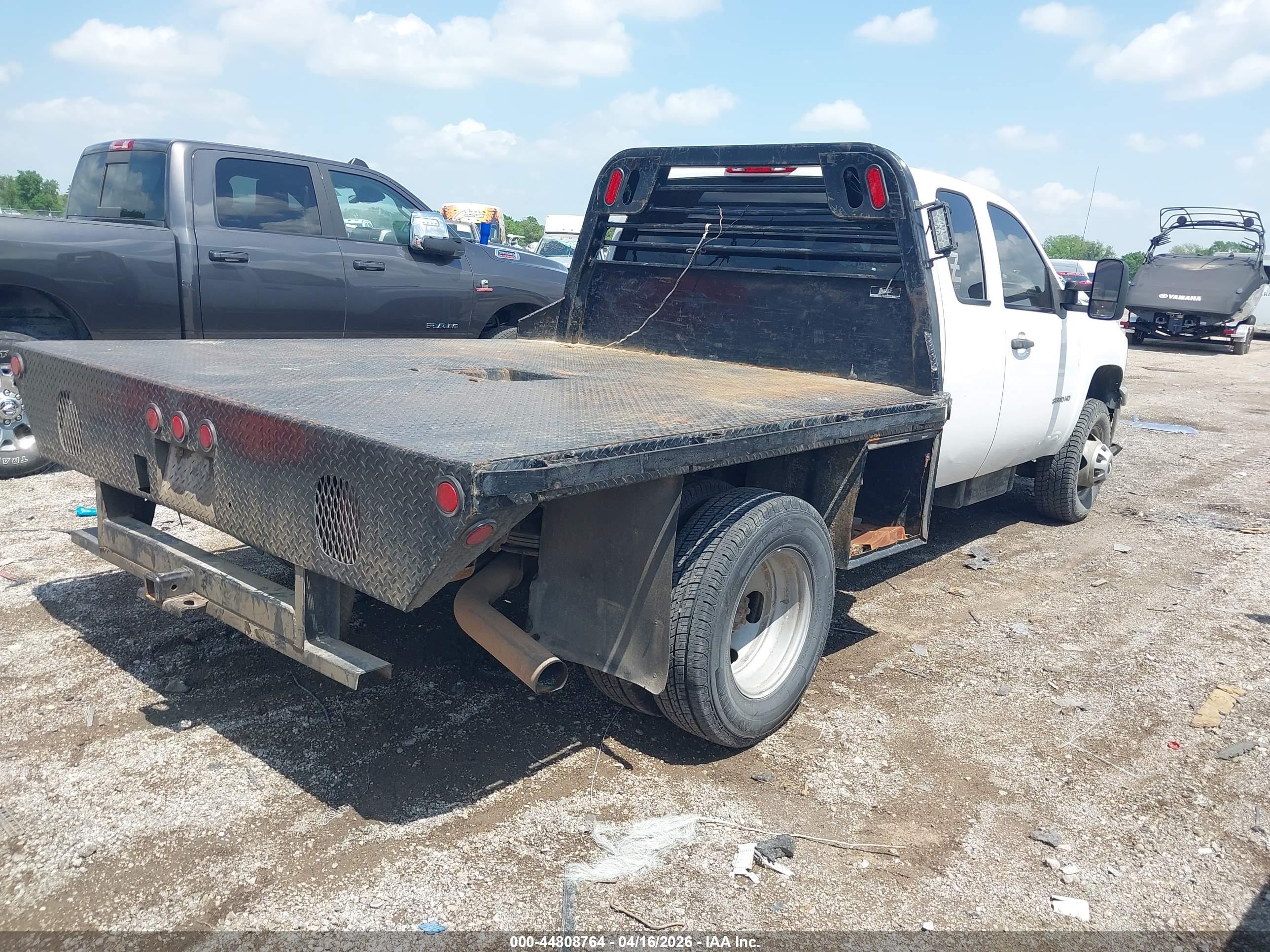 CHEVROLET SILVERADO image 4