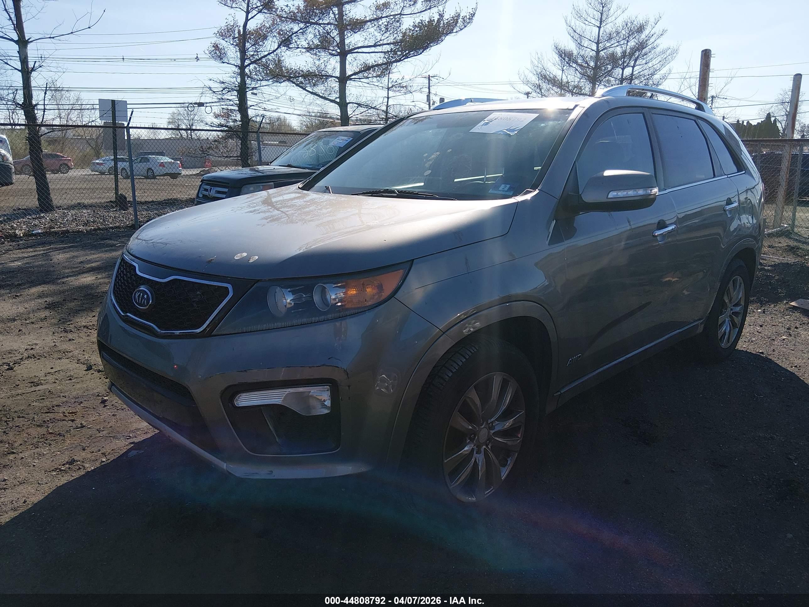 KIA SORENTO image 2