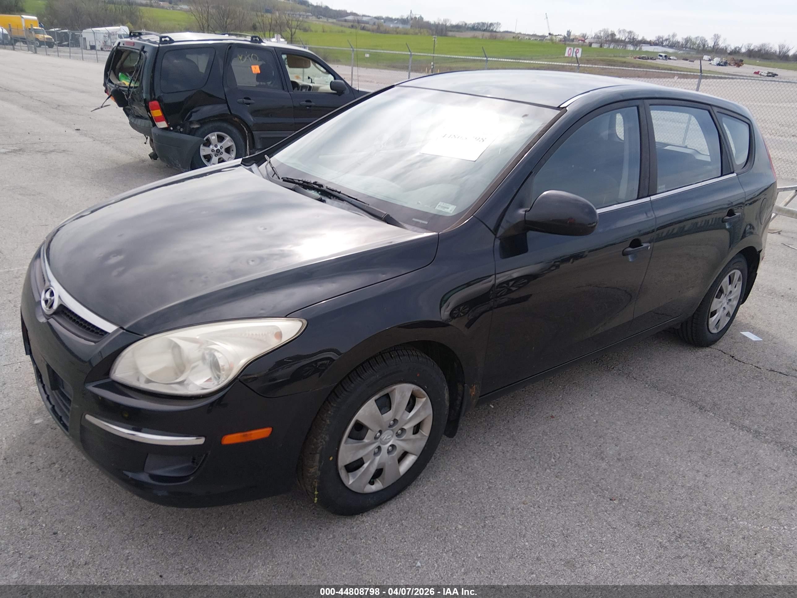 HYUNDAI ELANTRA image 2
