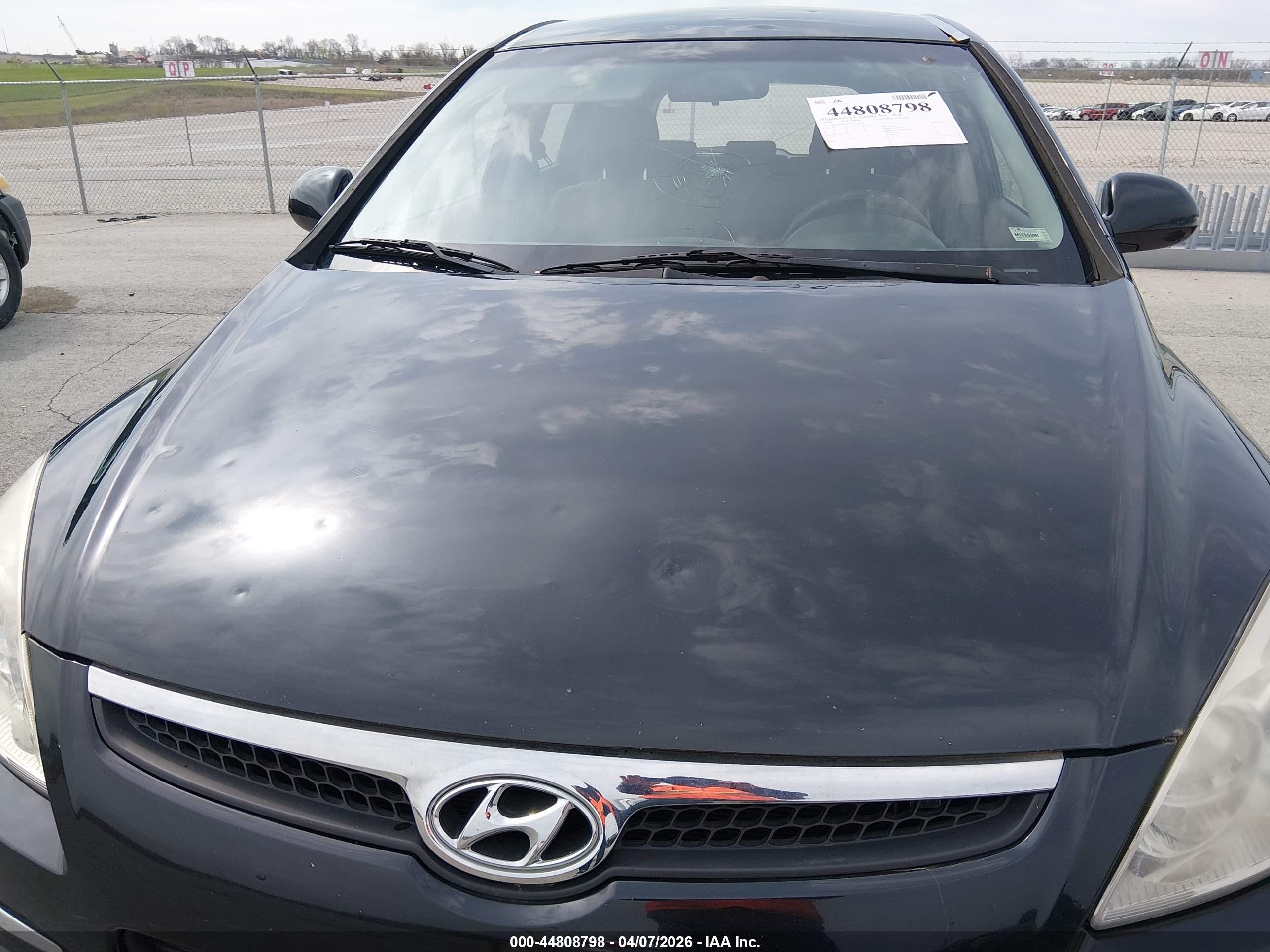 HYUNDAI ELANTRA image 6