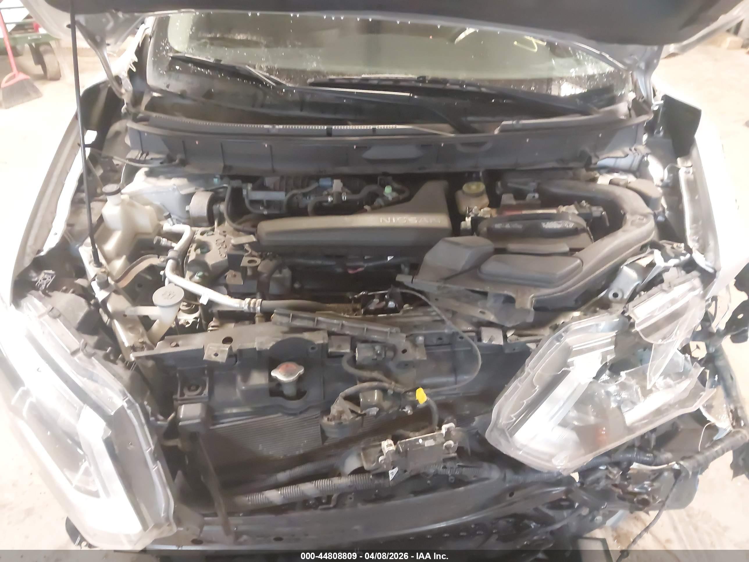 NISSAN ROGUE image 10