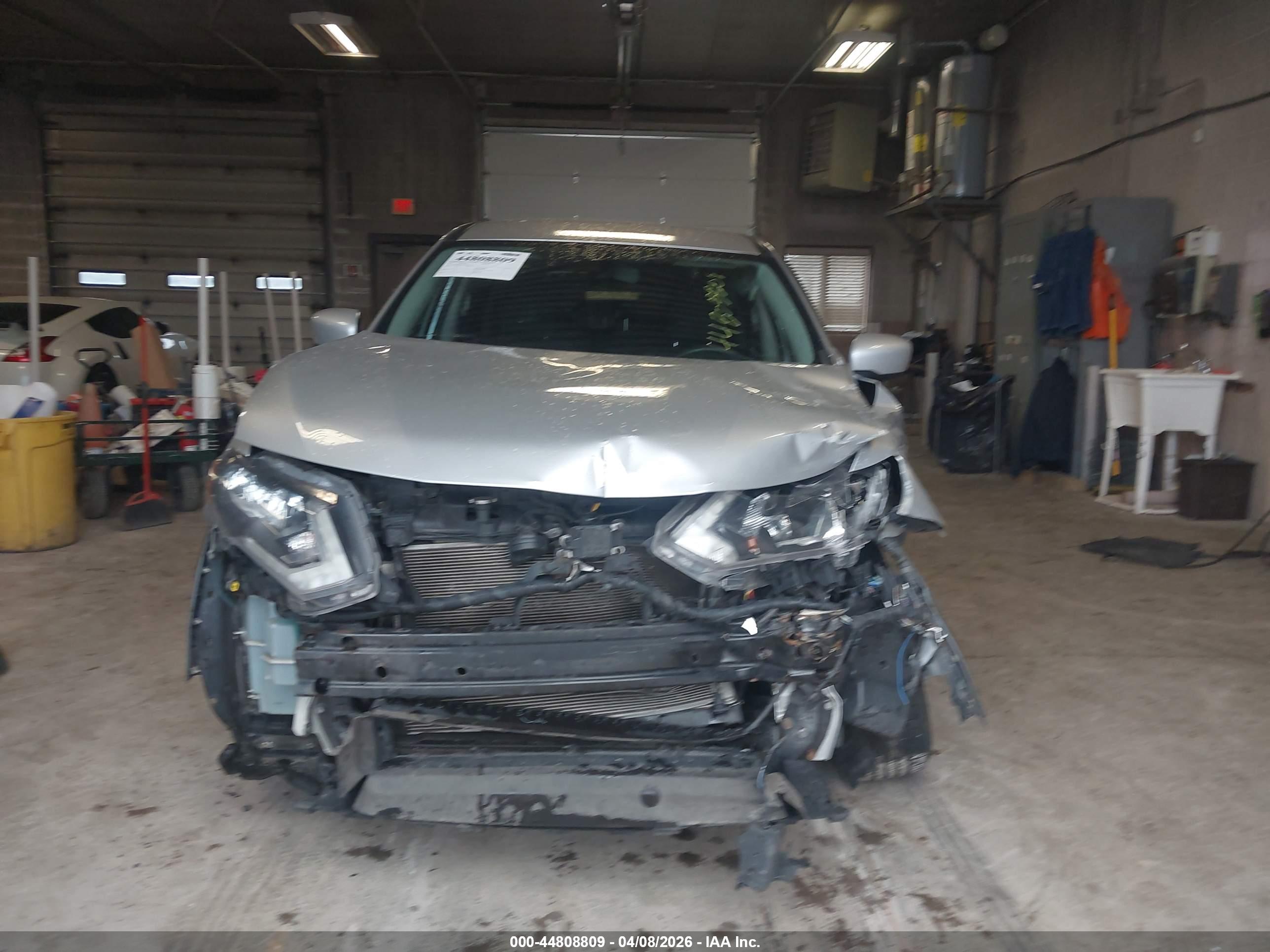 NISSAN ROGUE image 6