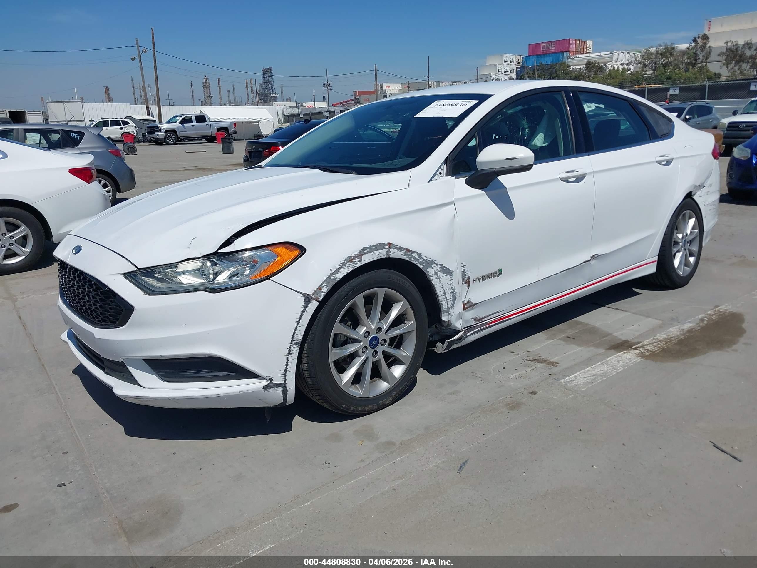 FORD FUSION image 2