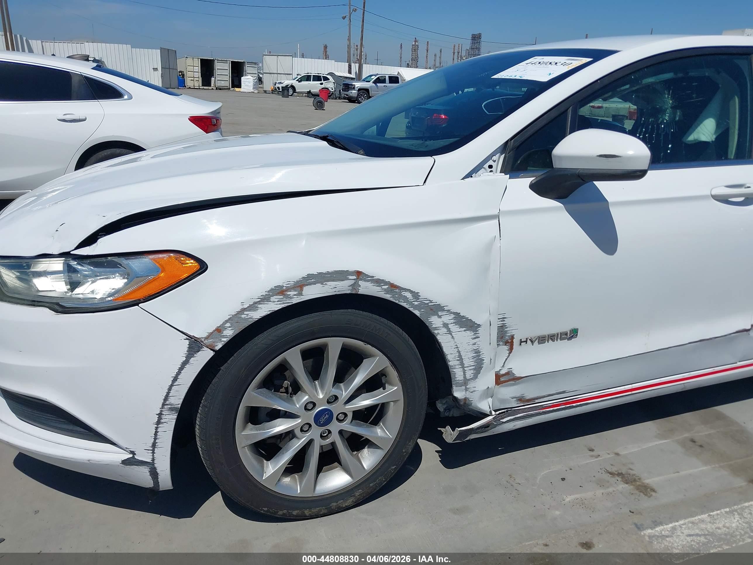 FORD FUSION image 6