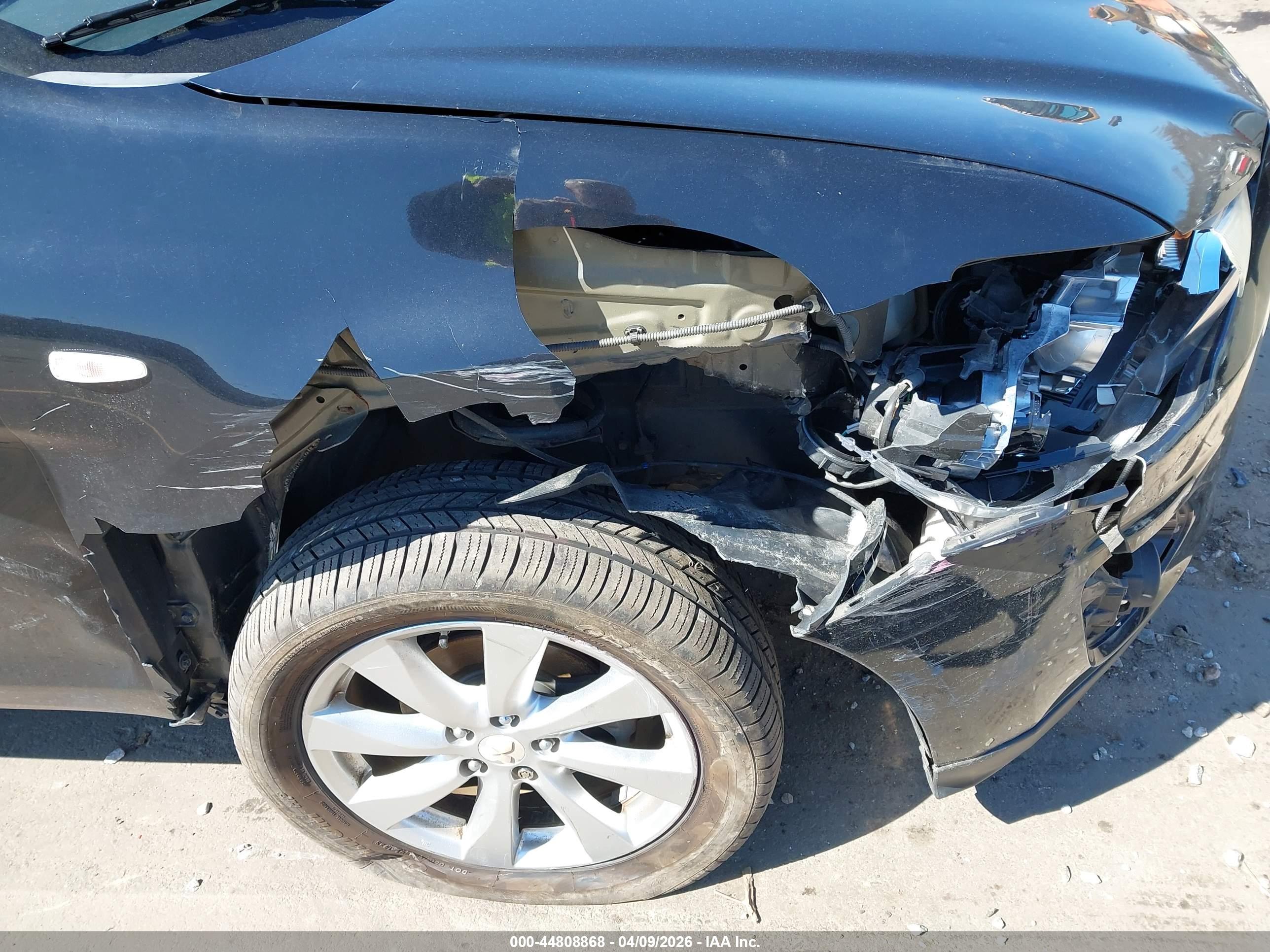 MITSUBISHI OUTLANDER image 6