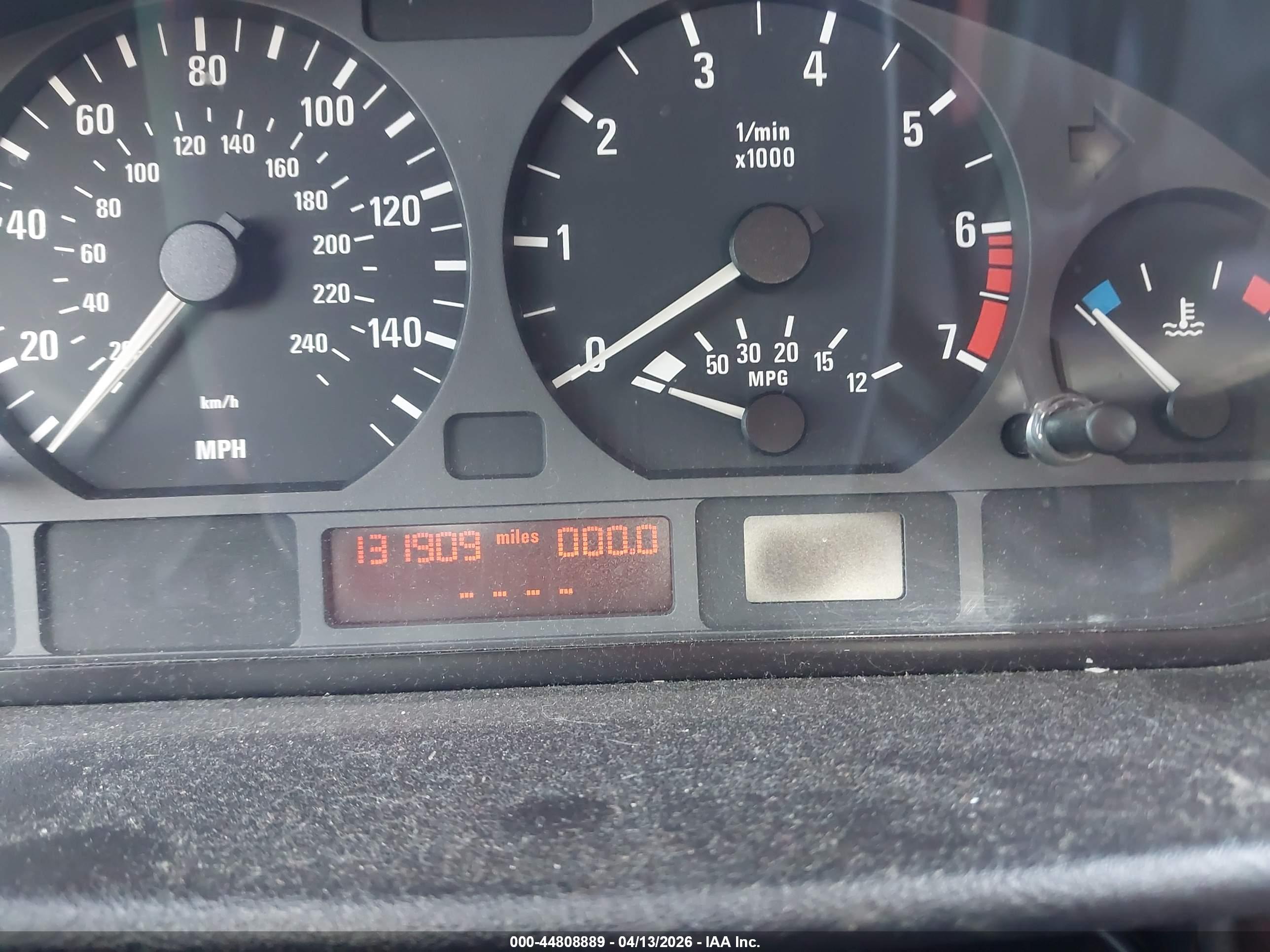 BMW 325I image 7