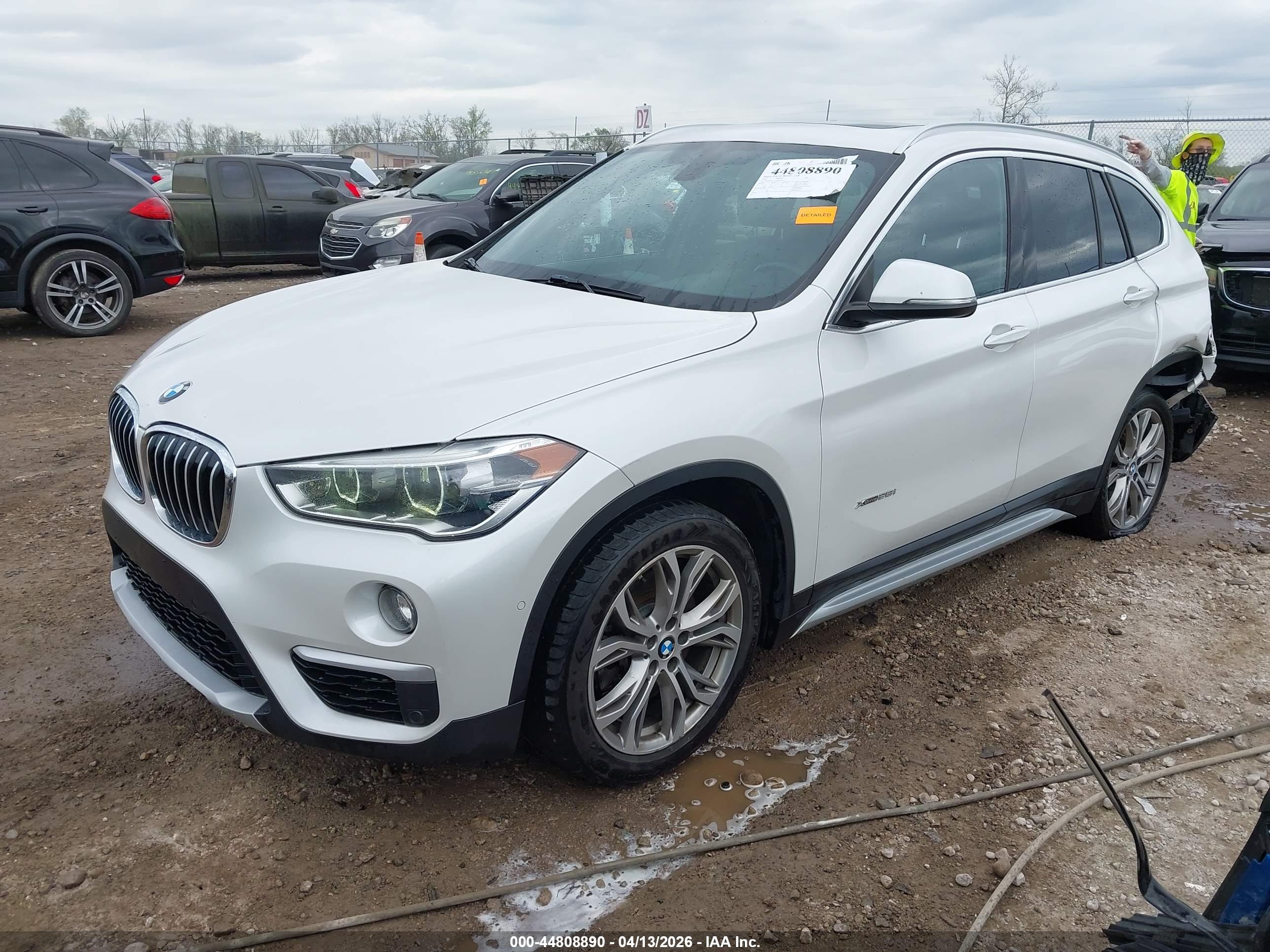 BMW X1 image 2