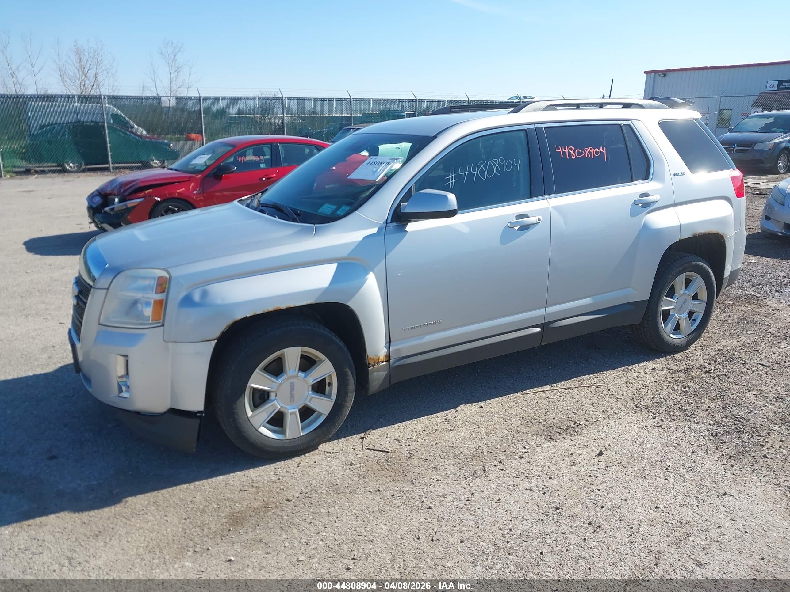 GMC TERRAIN image 2