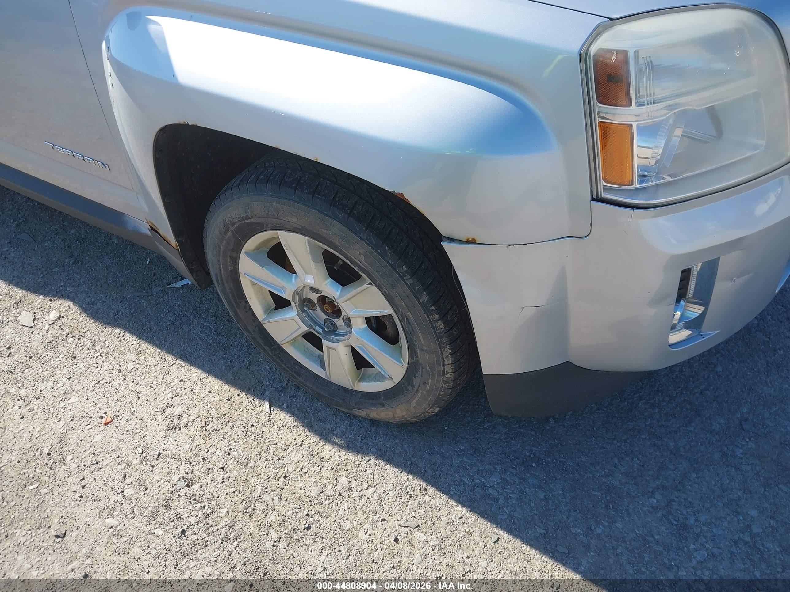GMC TERRAIN image 6