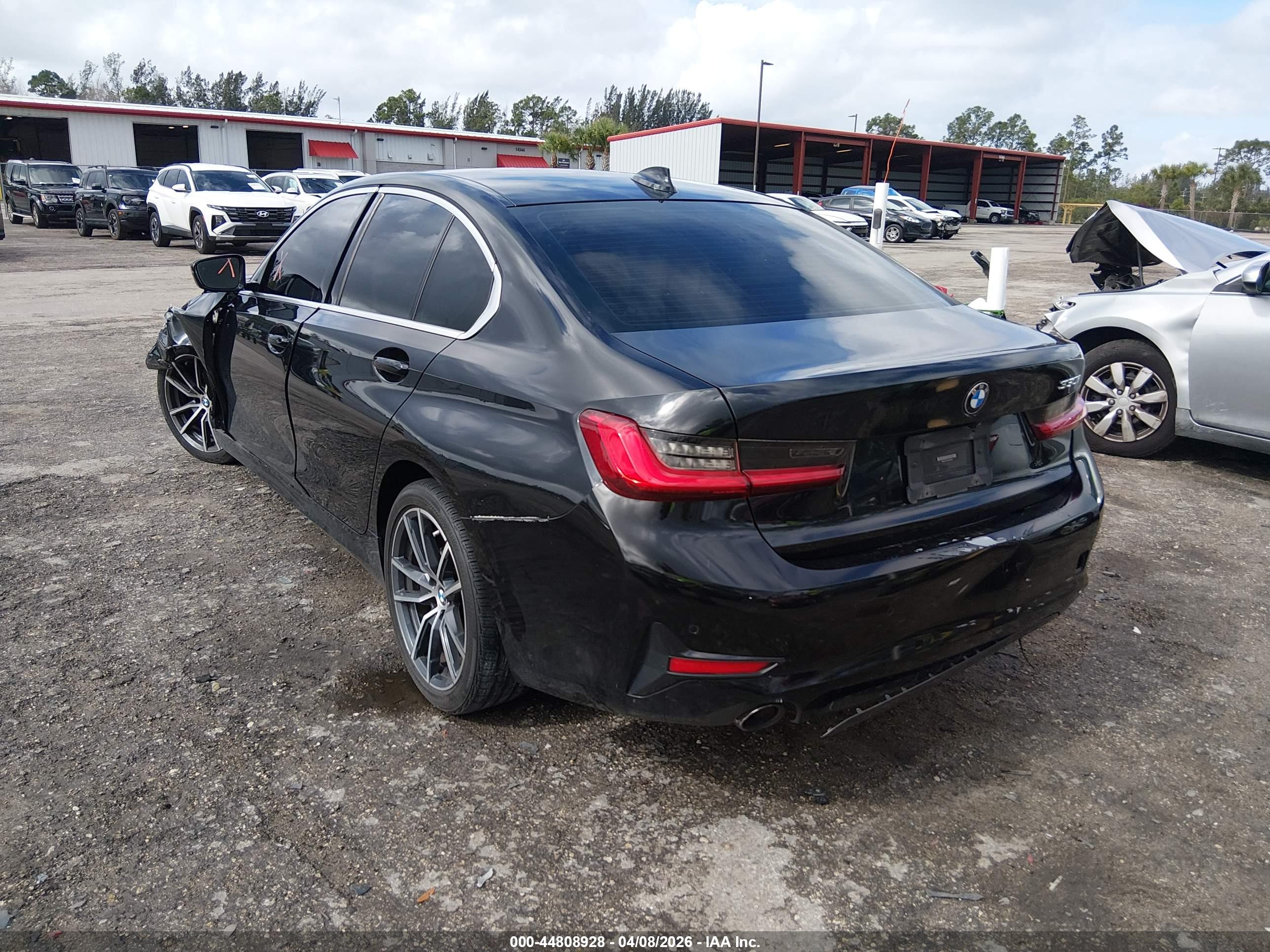 BMW 330I image 3