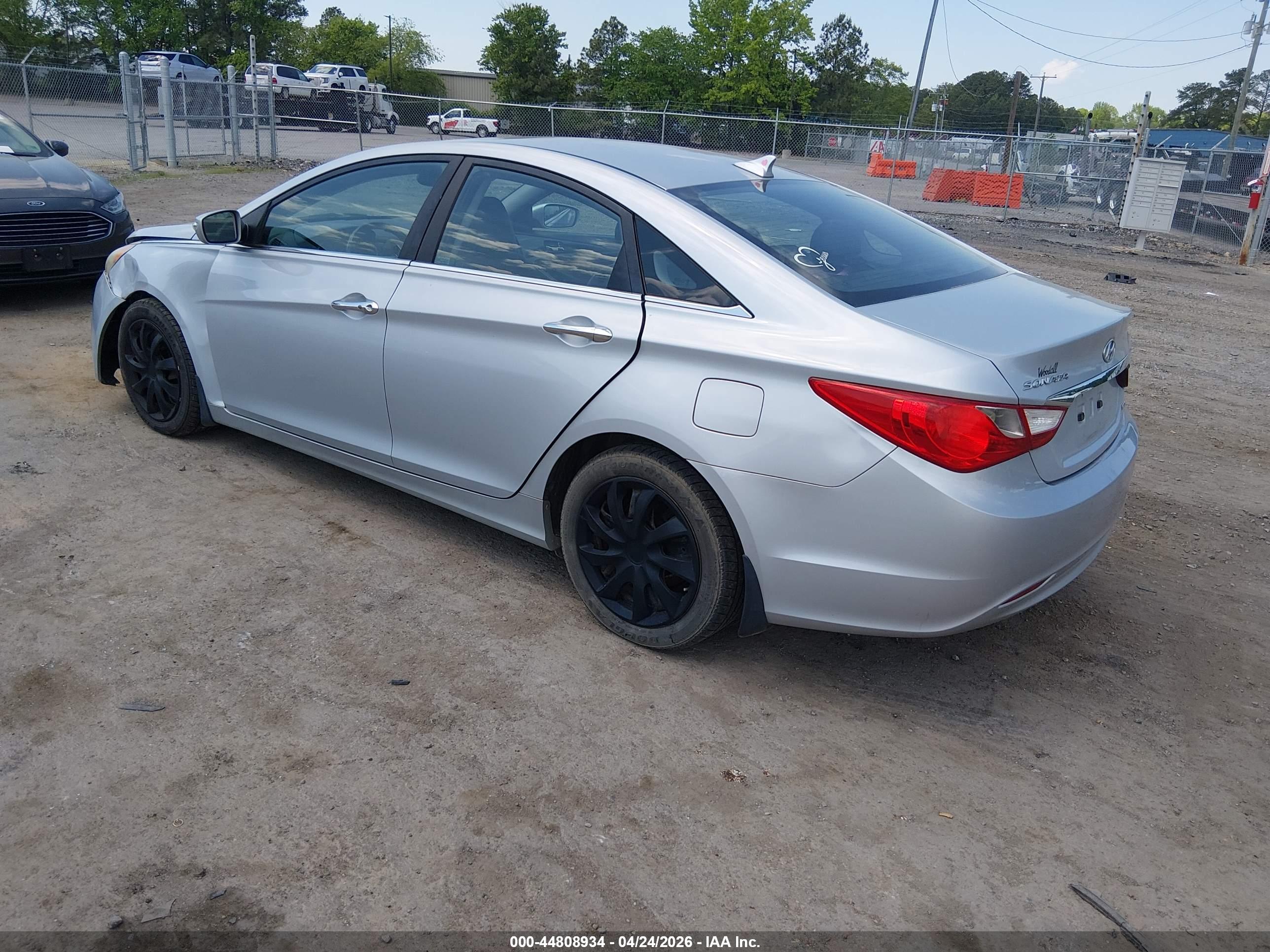 HYUNDAI SONATA image 3