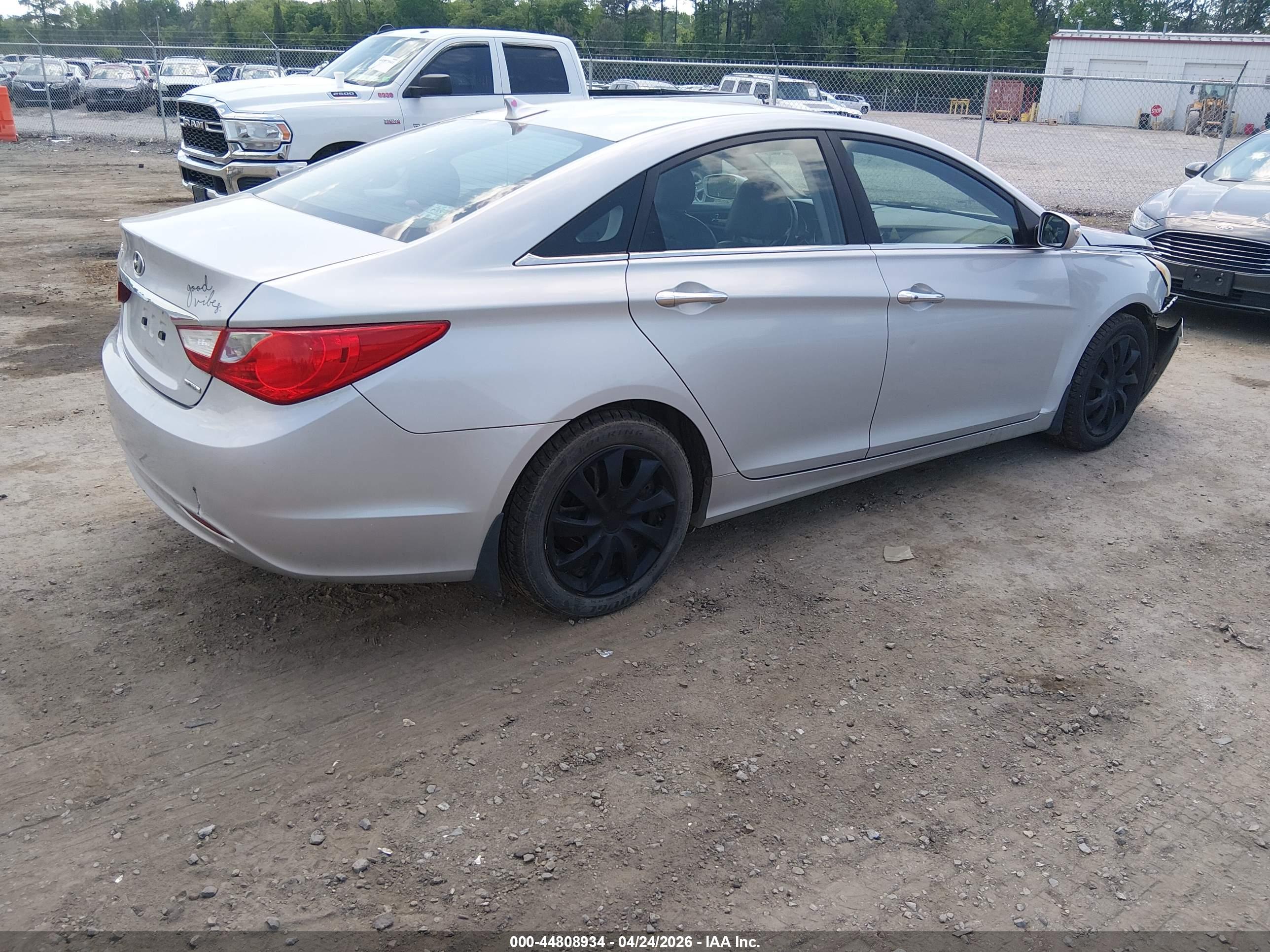 HYUNDAI SONATA image 4
