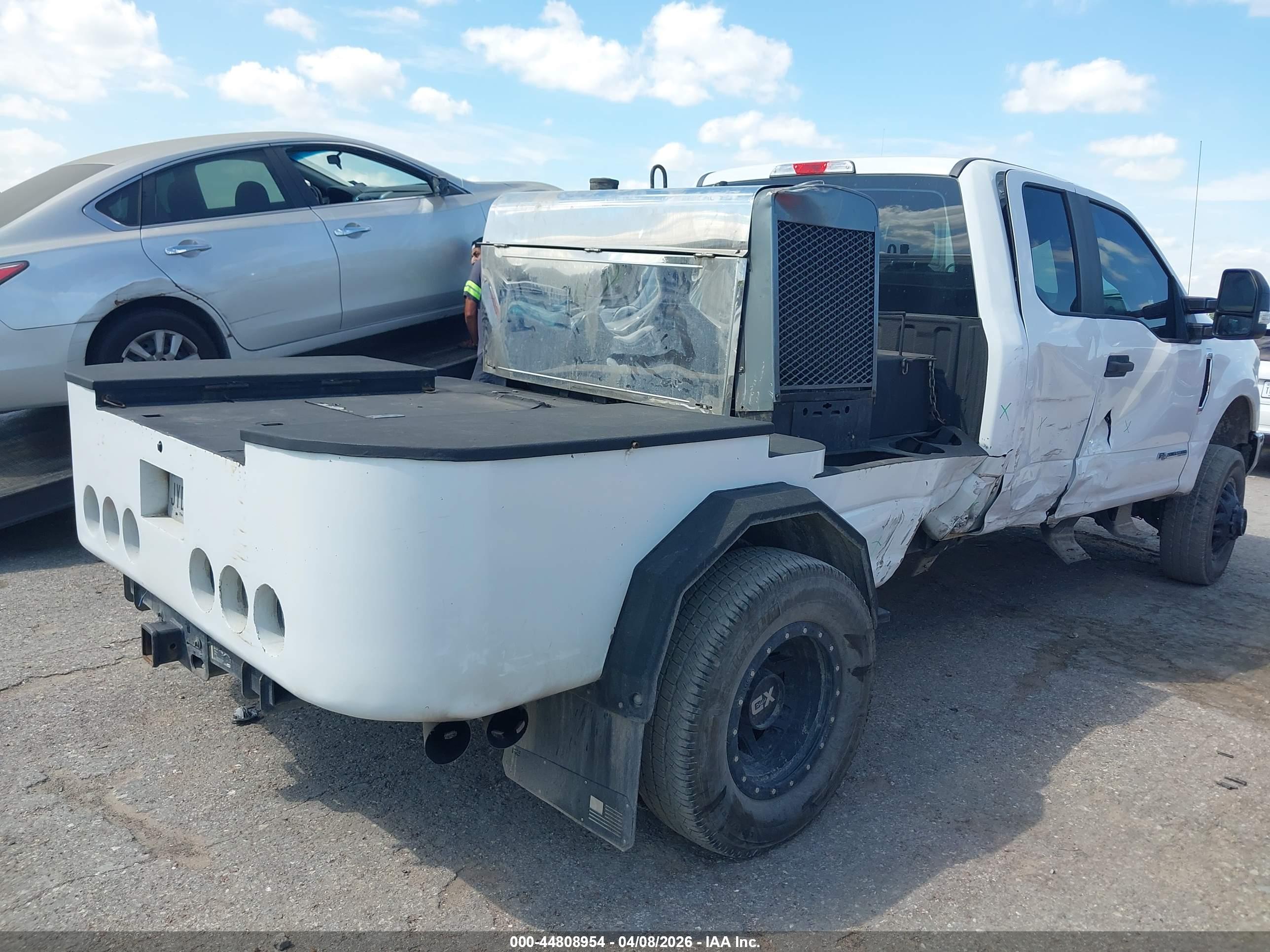 FORD F-350 image 4