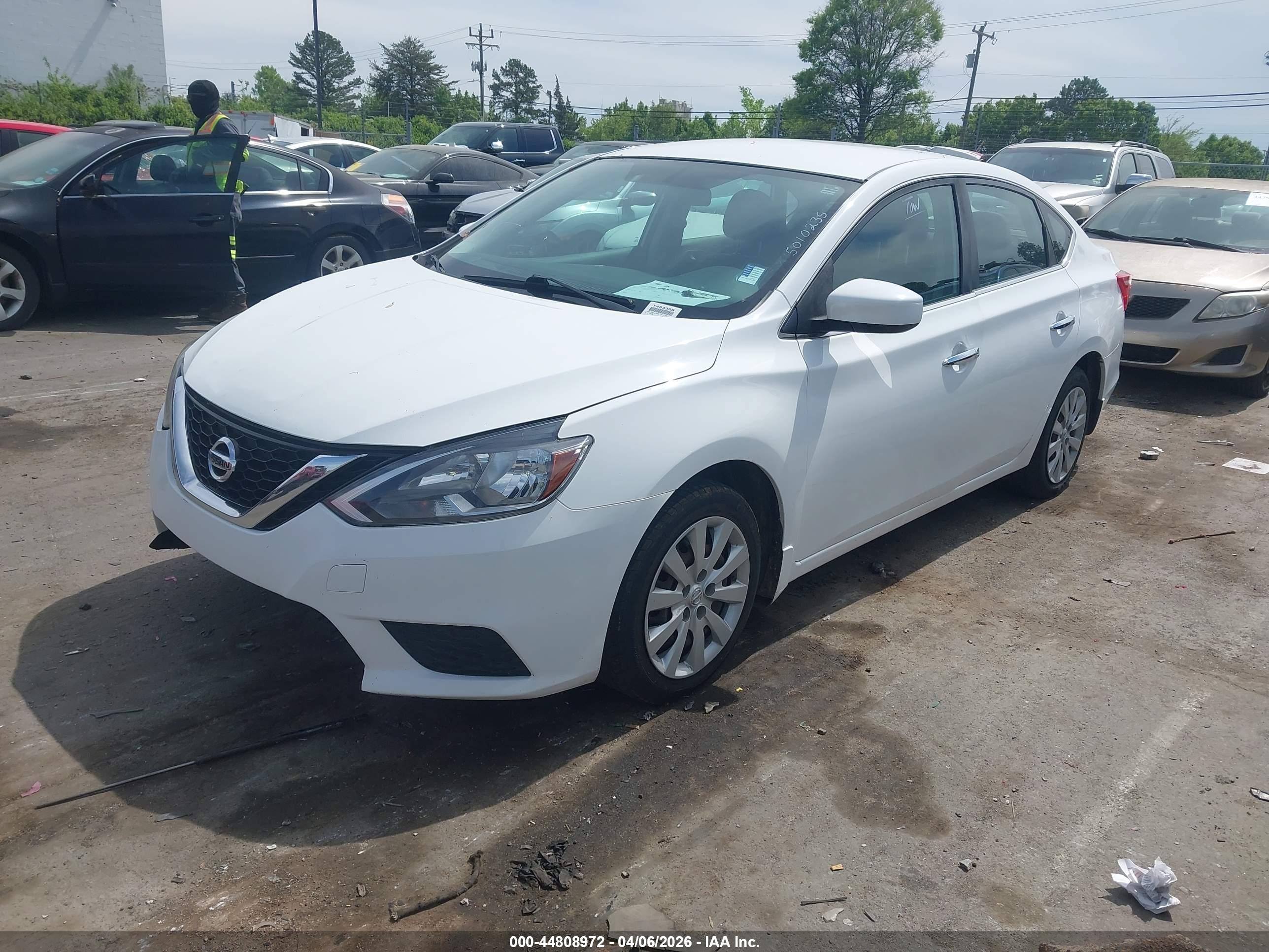 NISSAN SENTRA image 2