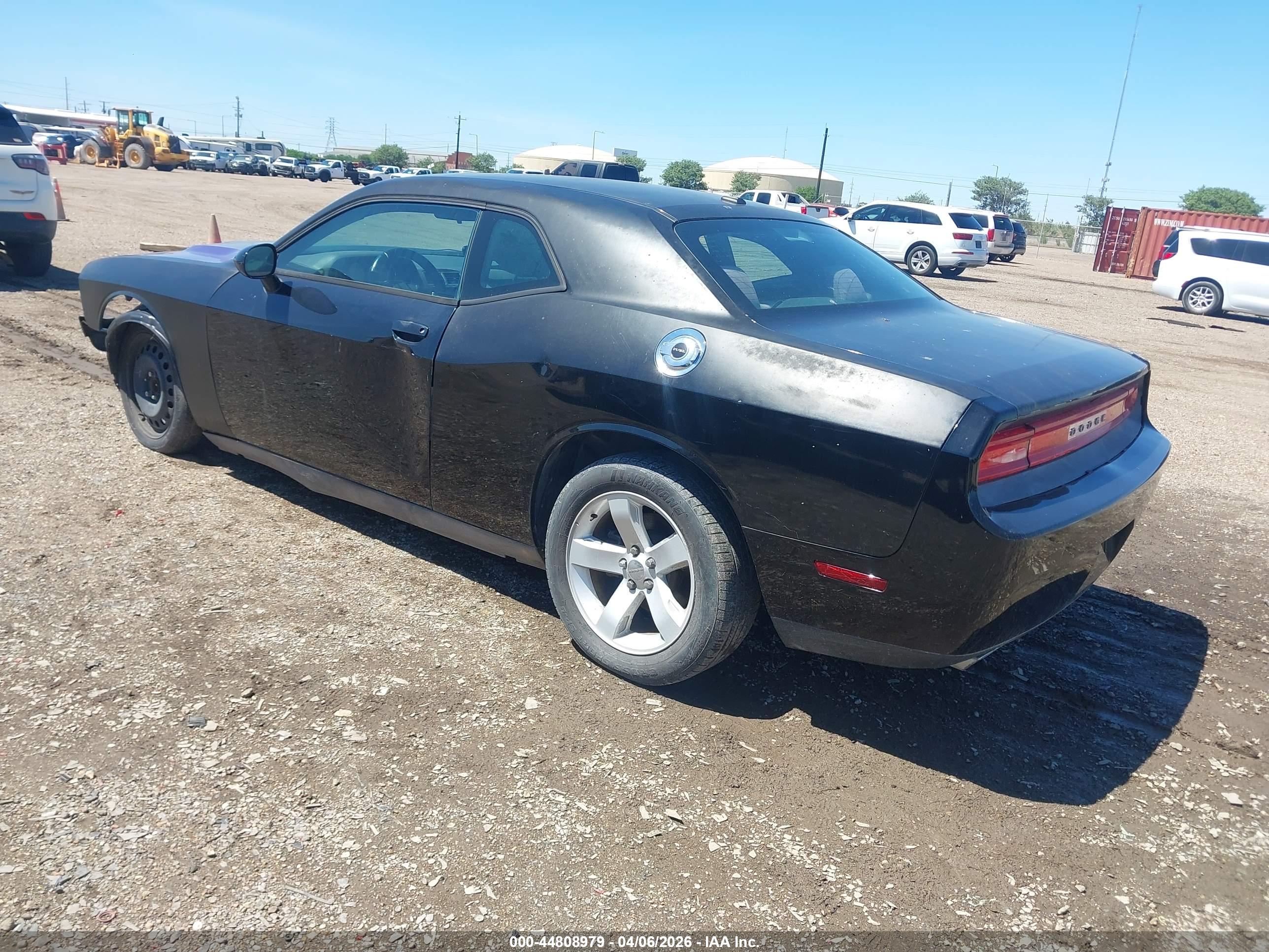 DODGE CHALLENGER image 3