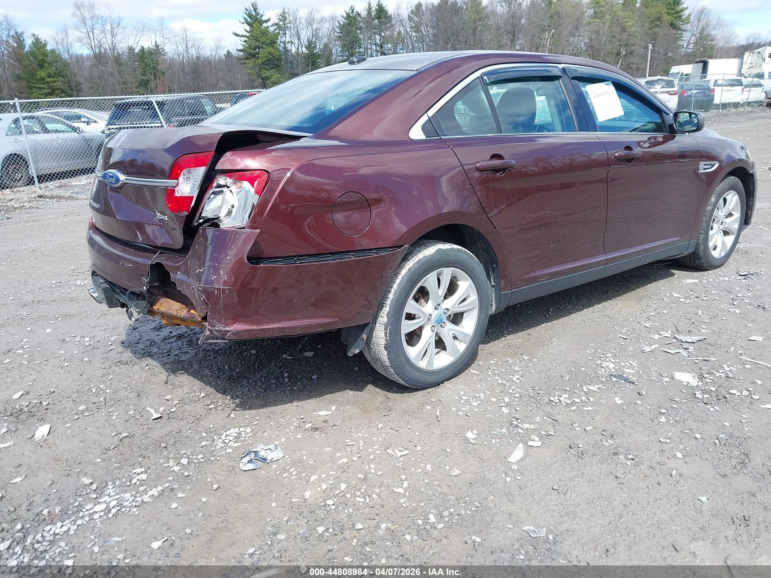FORD TAURUS image 4