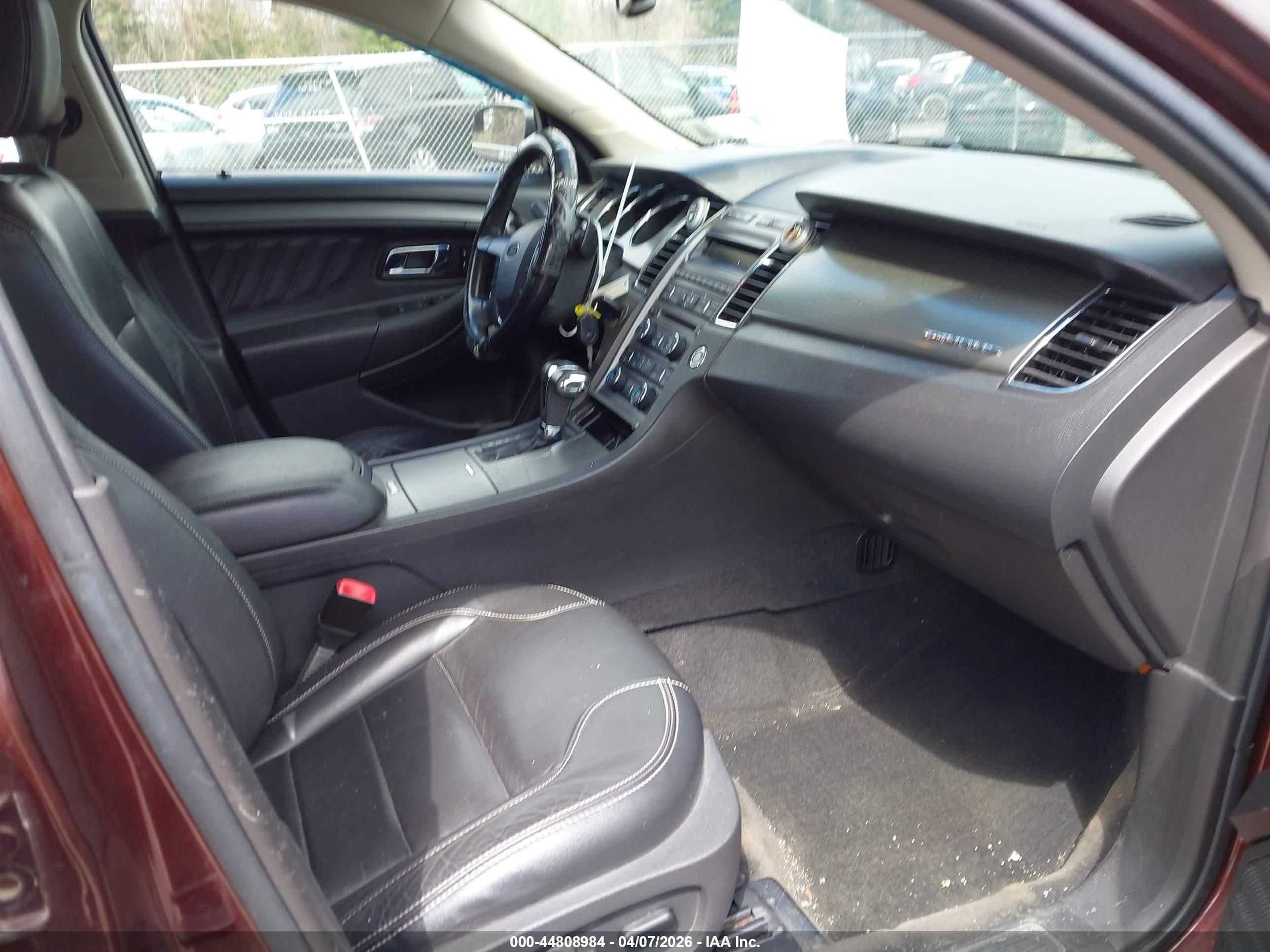FORD TAURUS image 5