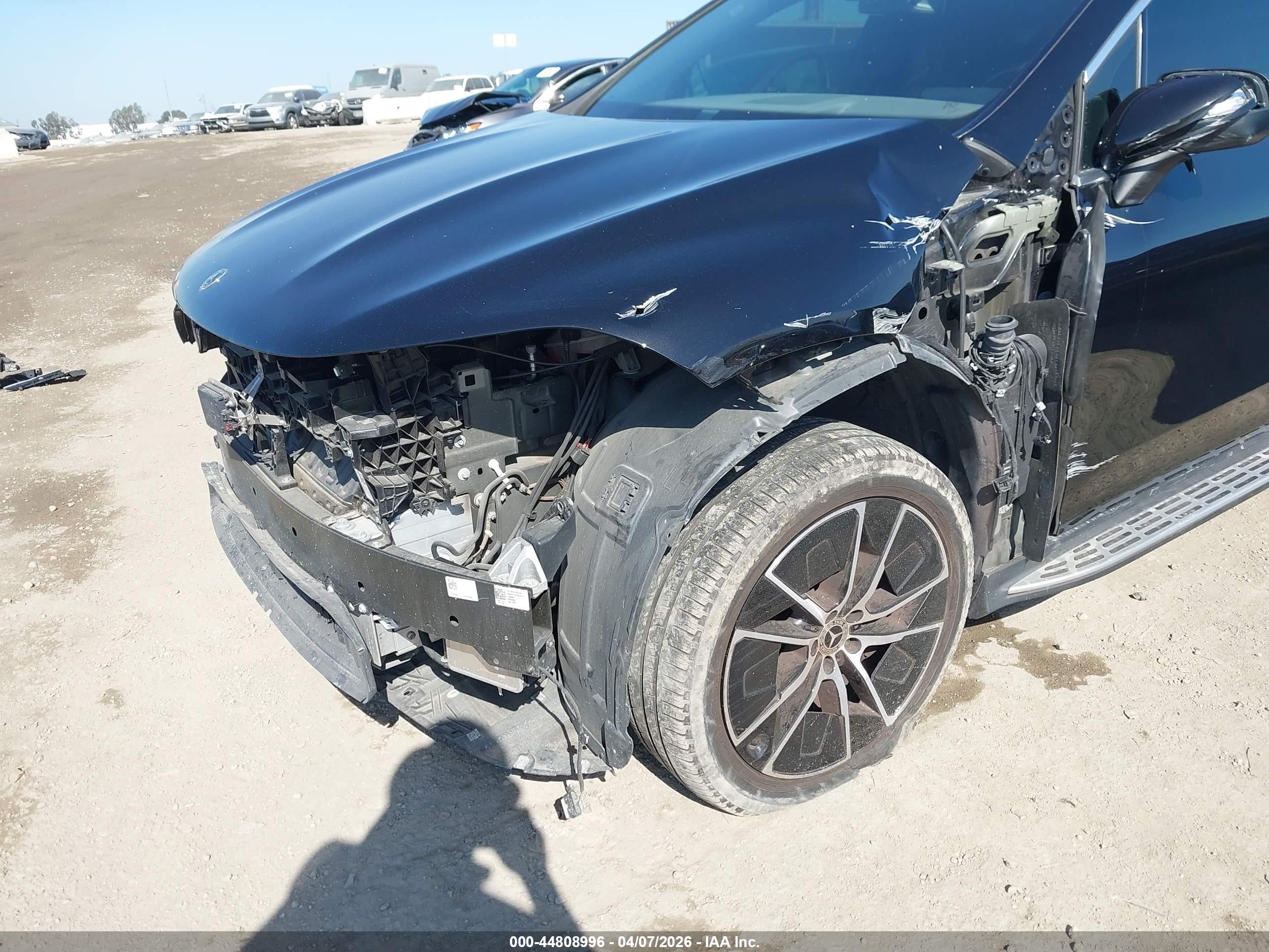 MERCEDES-BENZ EQS image 6