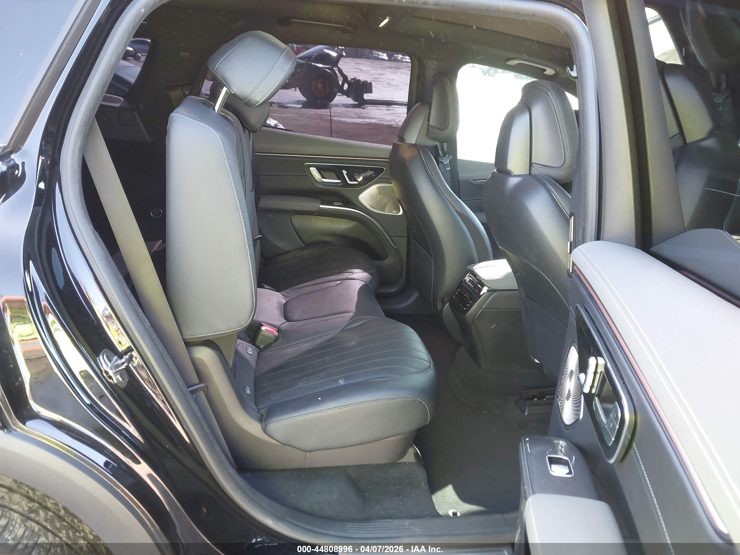 MERCEDES-BENZ EQS image 8