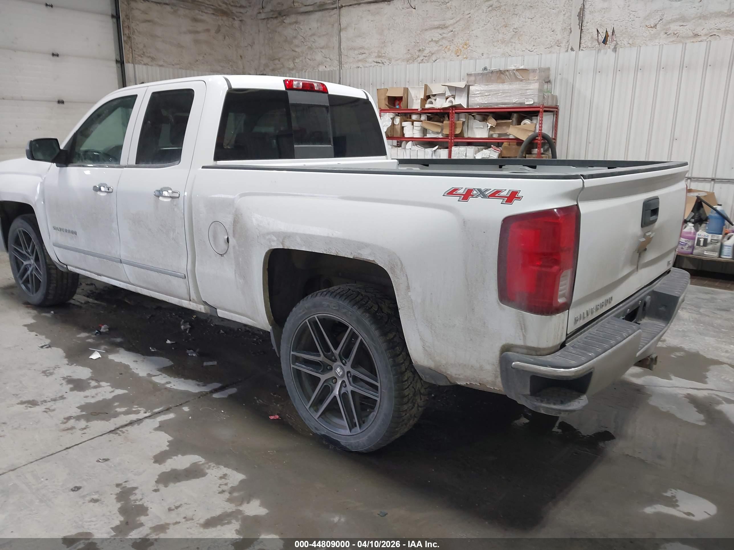 CHEVROLET SILVERADO image 3