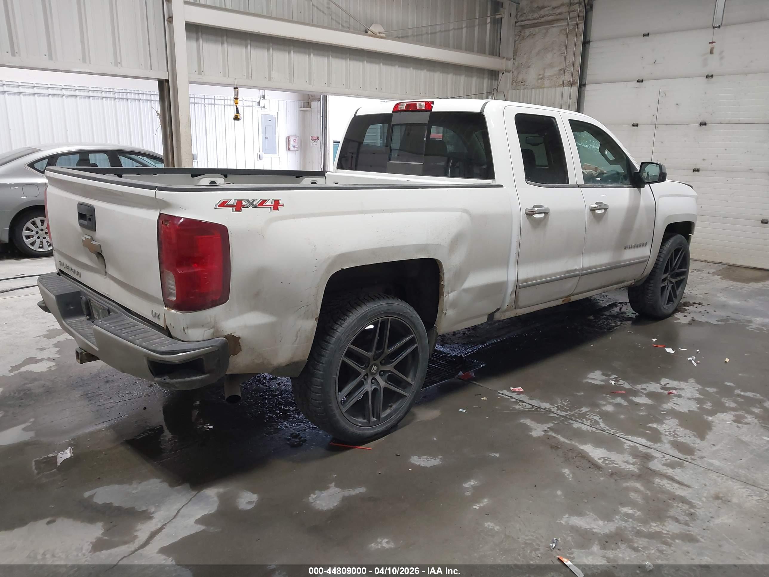 CHEVROLET SILVERADO image 4