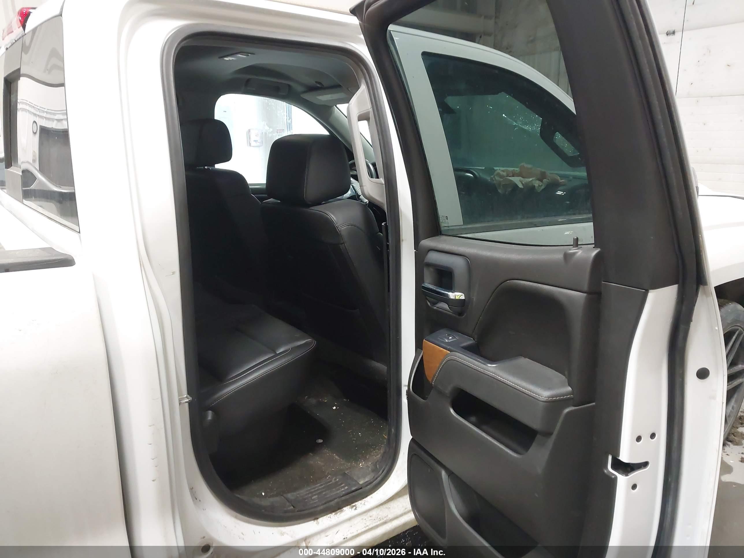 CHEVROLET SILVERADO image 8