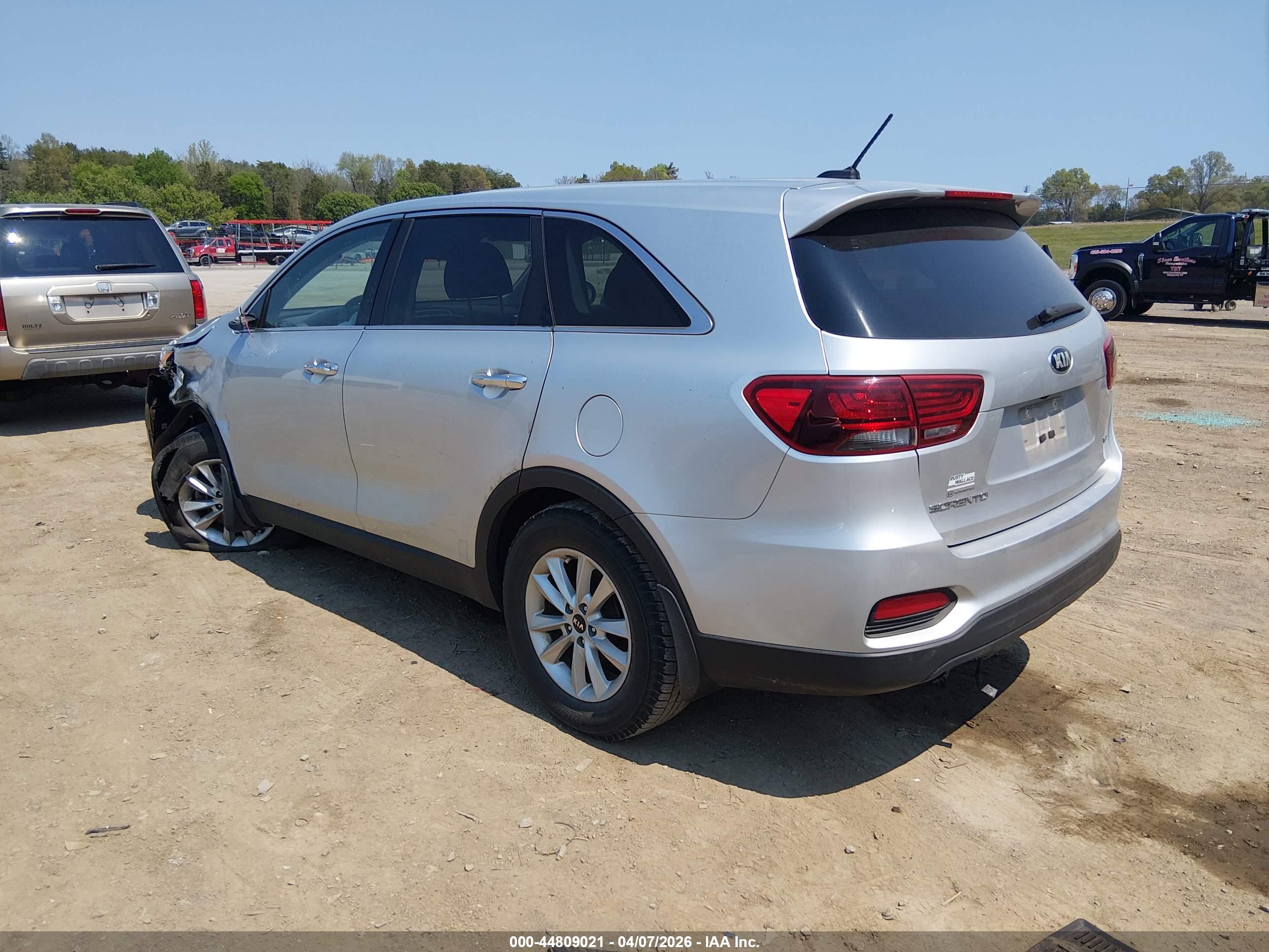 KIA SORENTO image 3