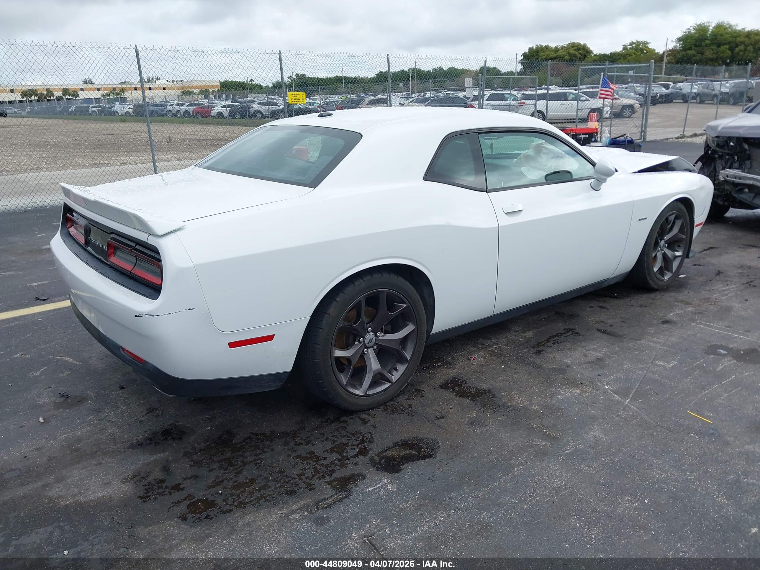 DODGE CHALLENGER image 4