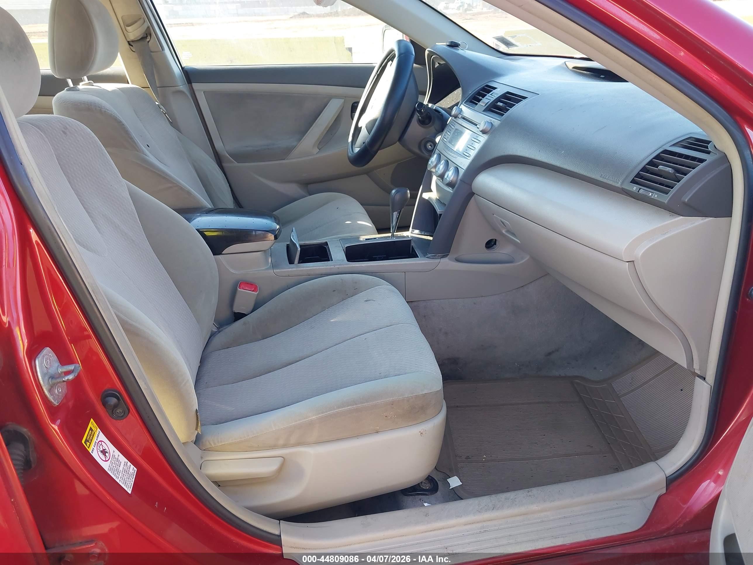 TOYOTA CAMRY image 5