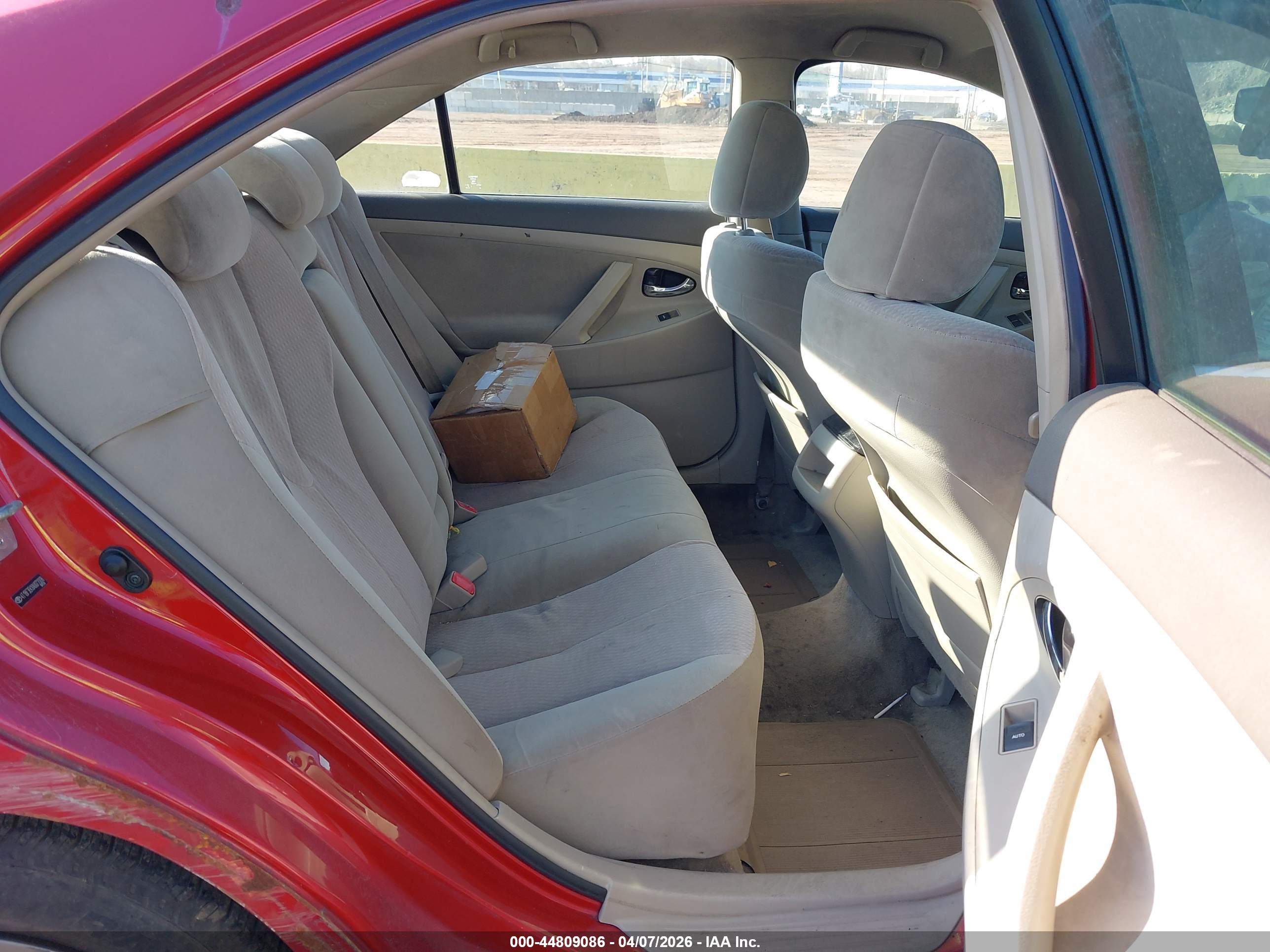TOYOTA CAMRY image 8