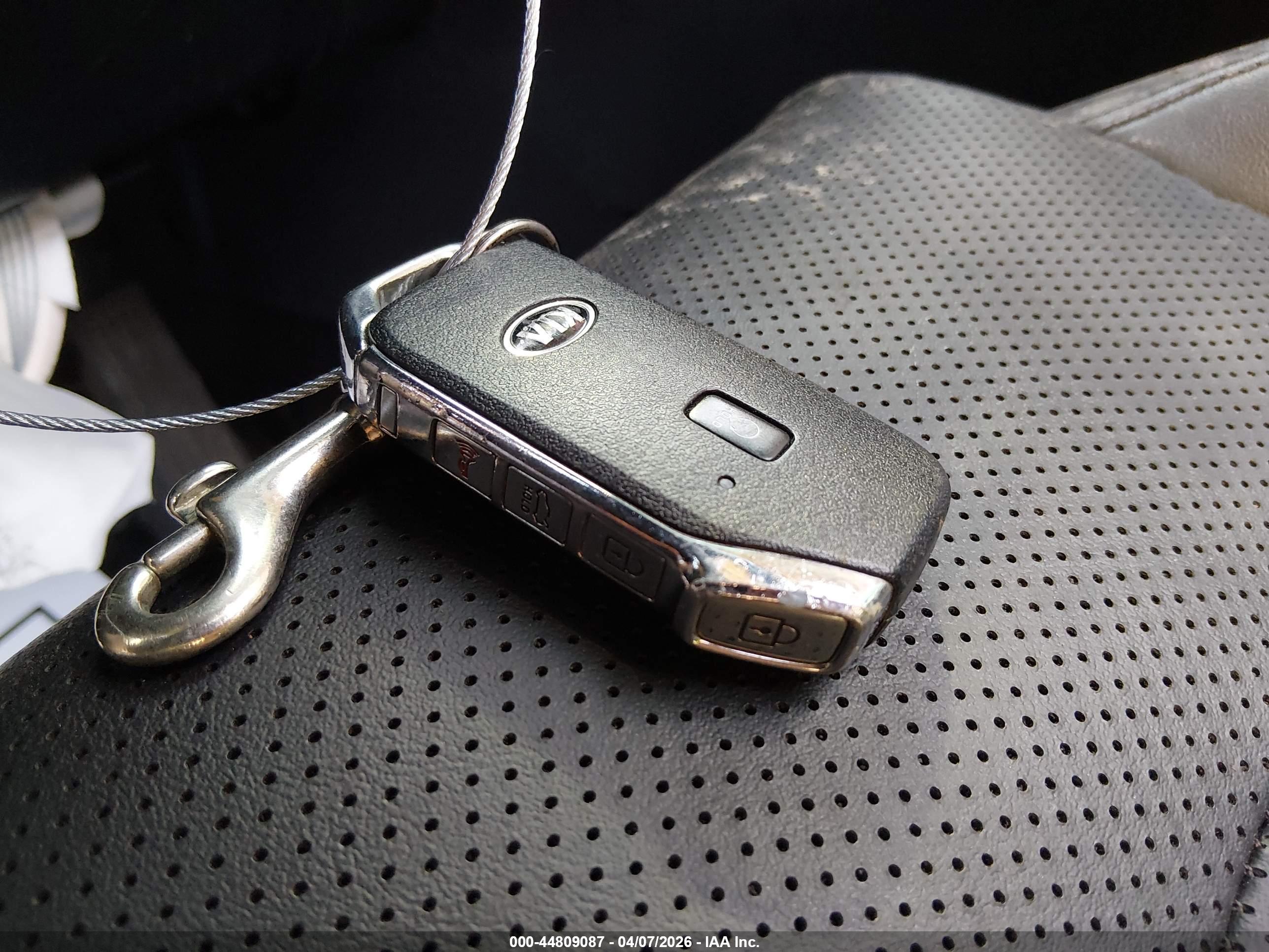 KIA K5 image 11