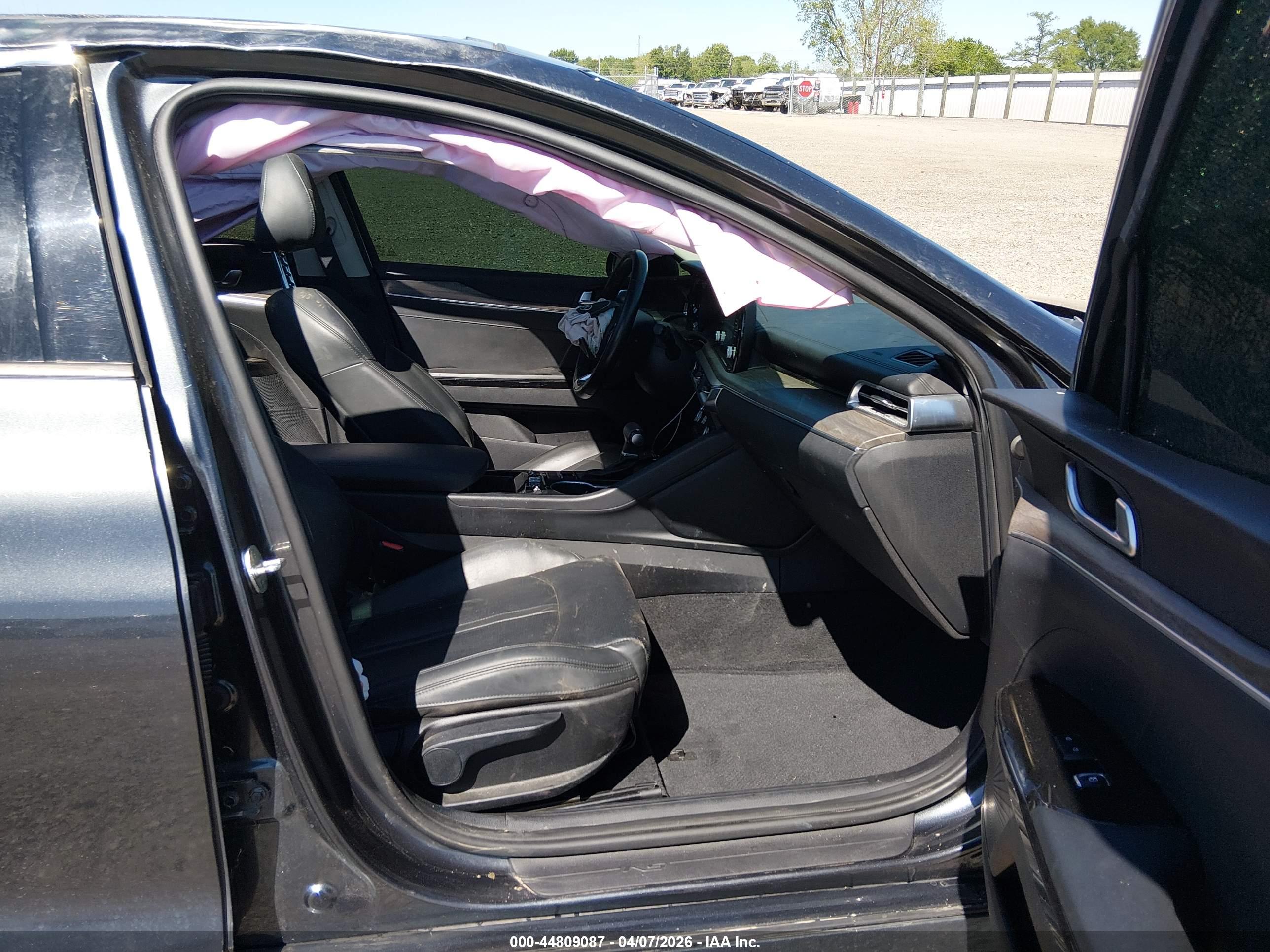 KIA K5 image 5