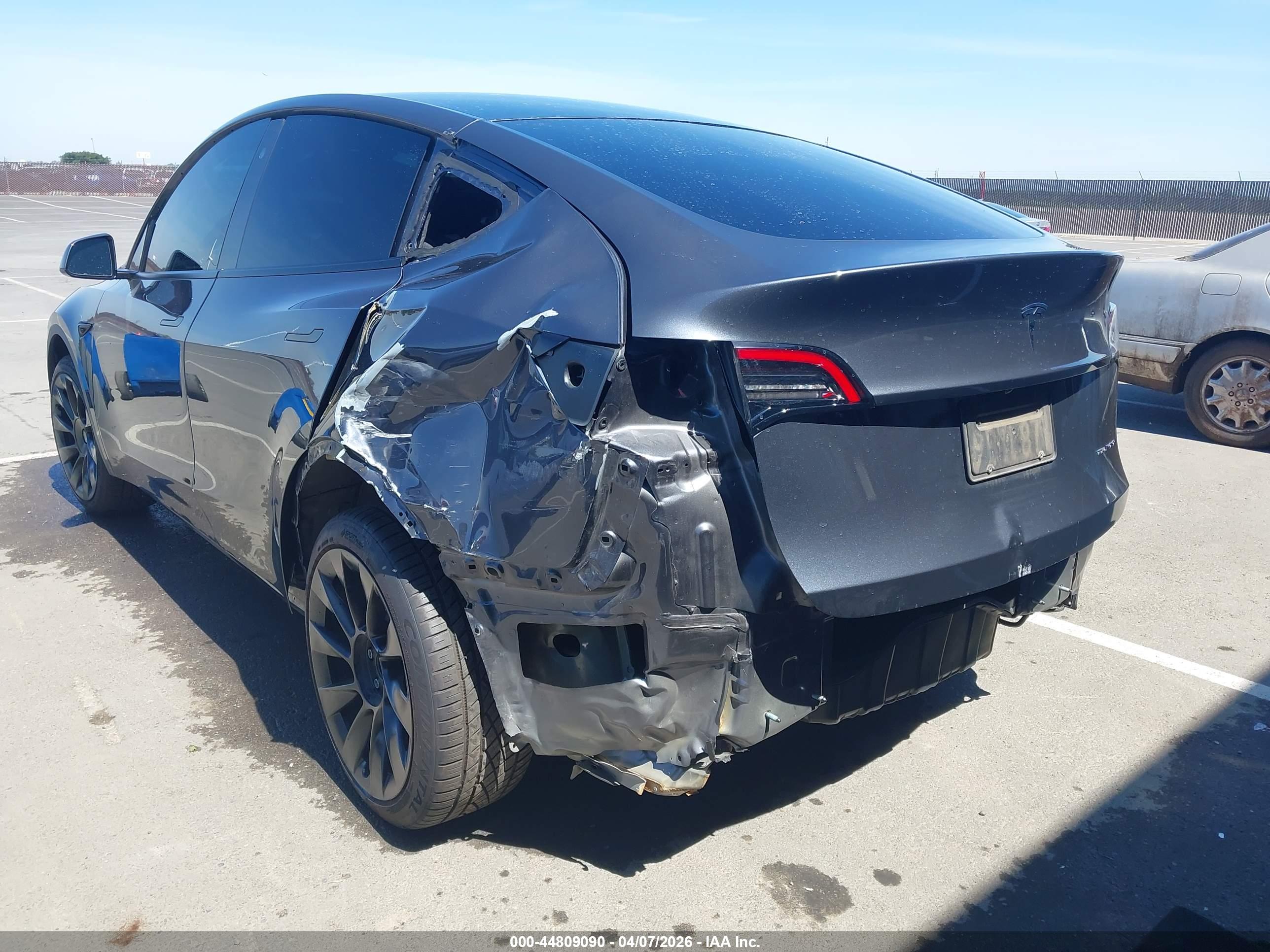 TESLA MODEL image 6