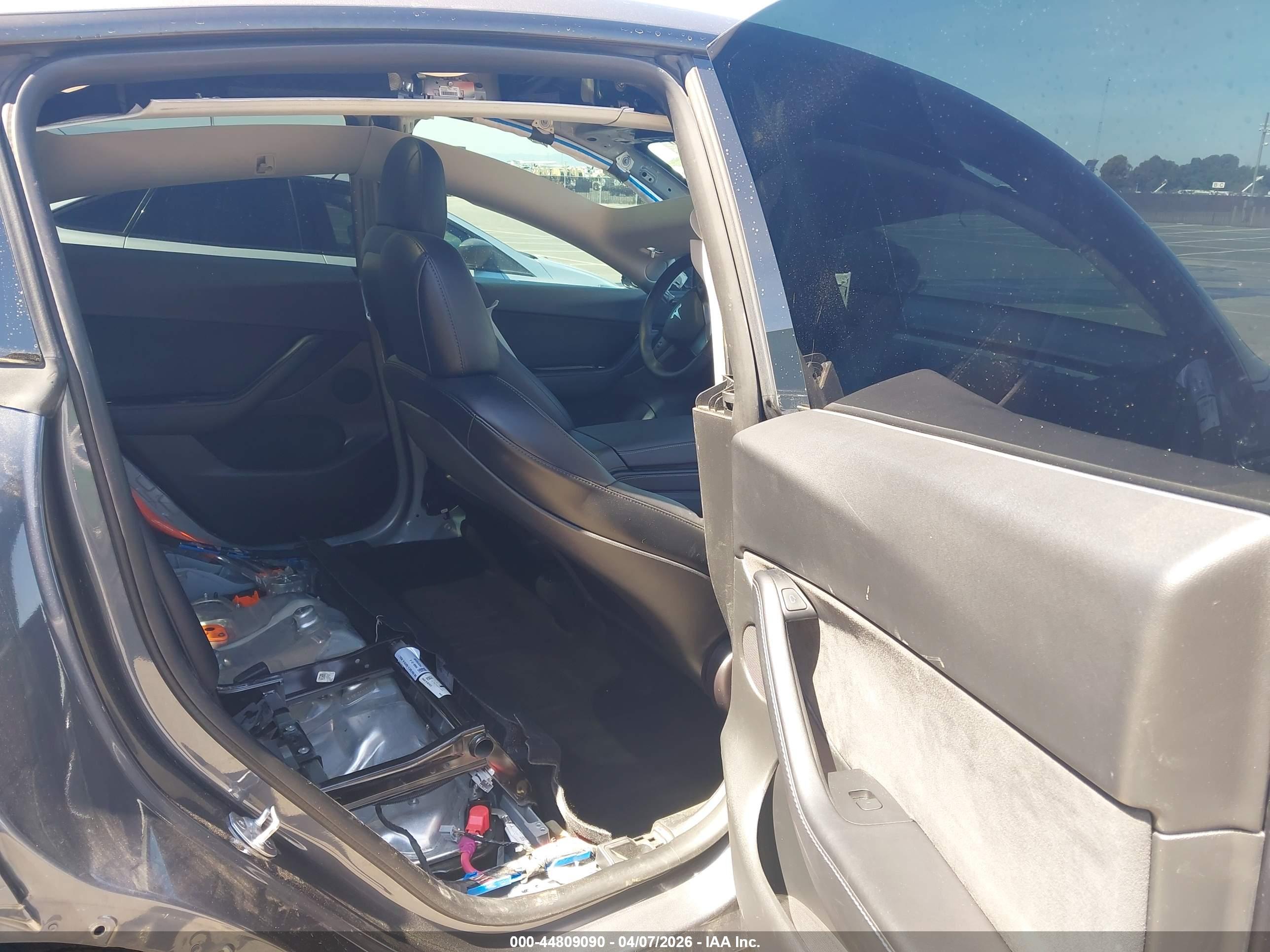 TESLA MODEL image 8