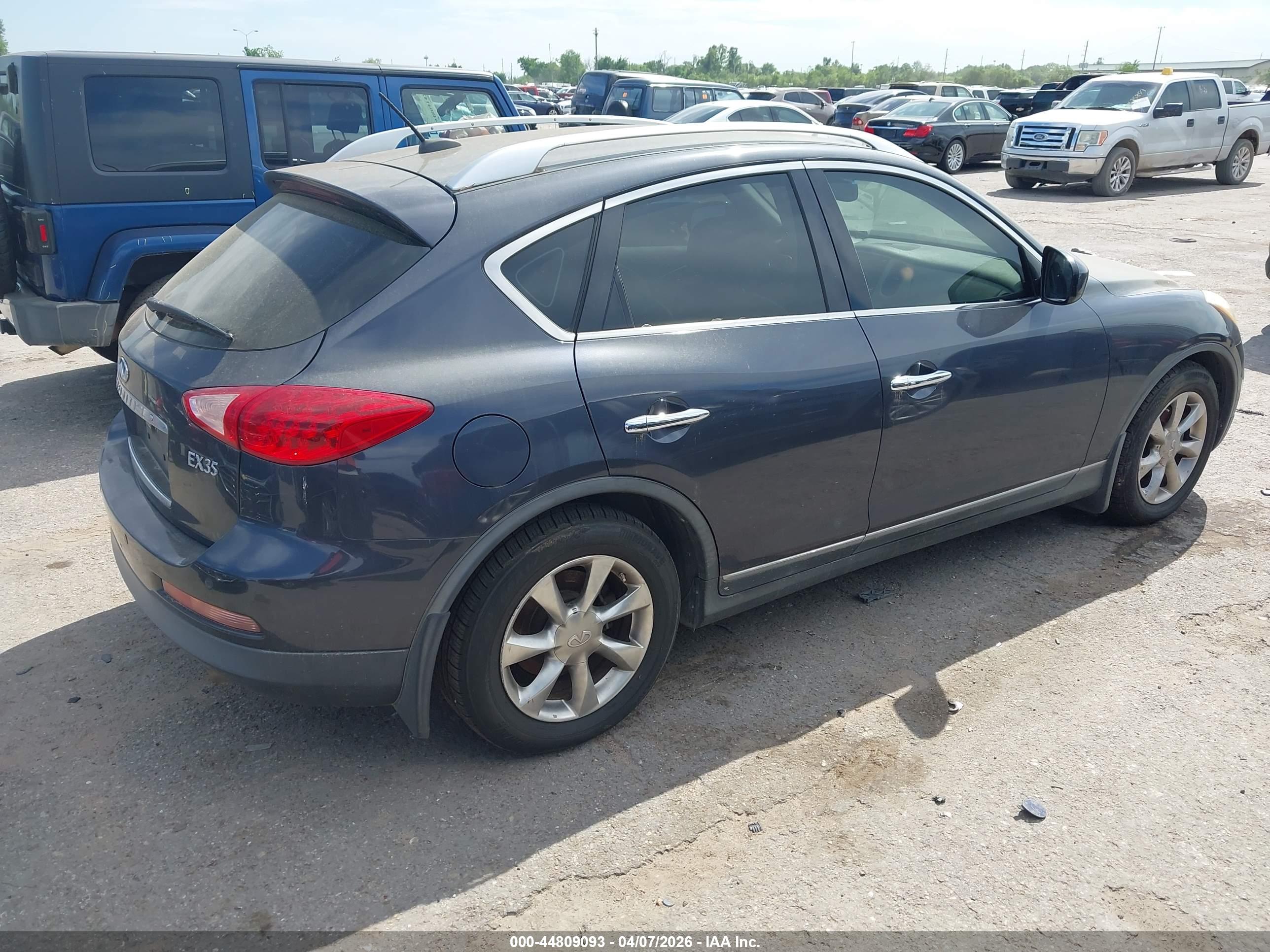 INFINITI EX35 image 4