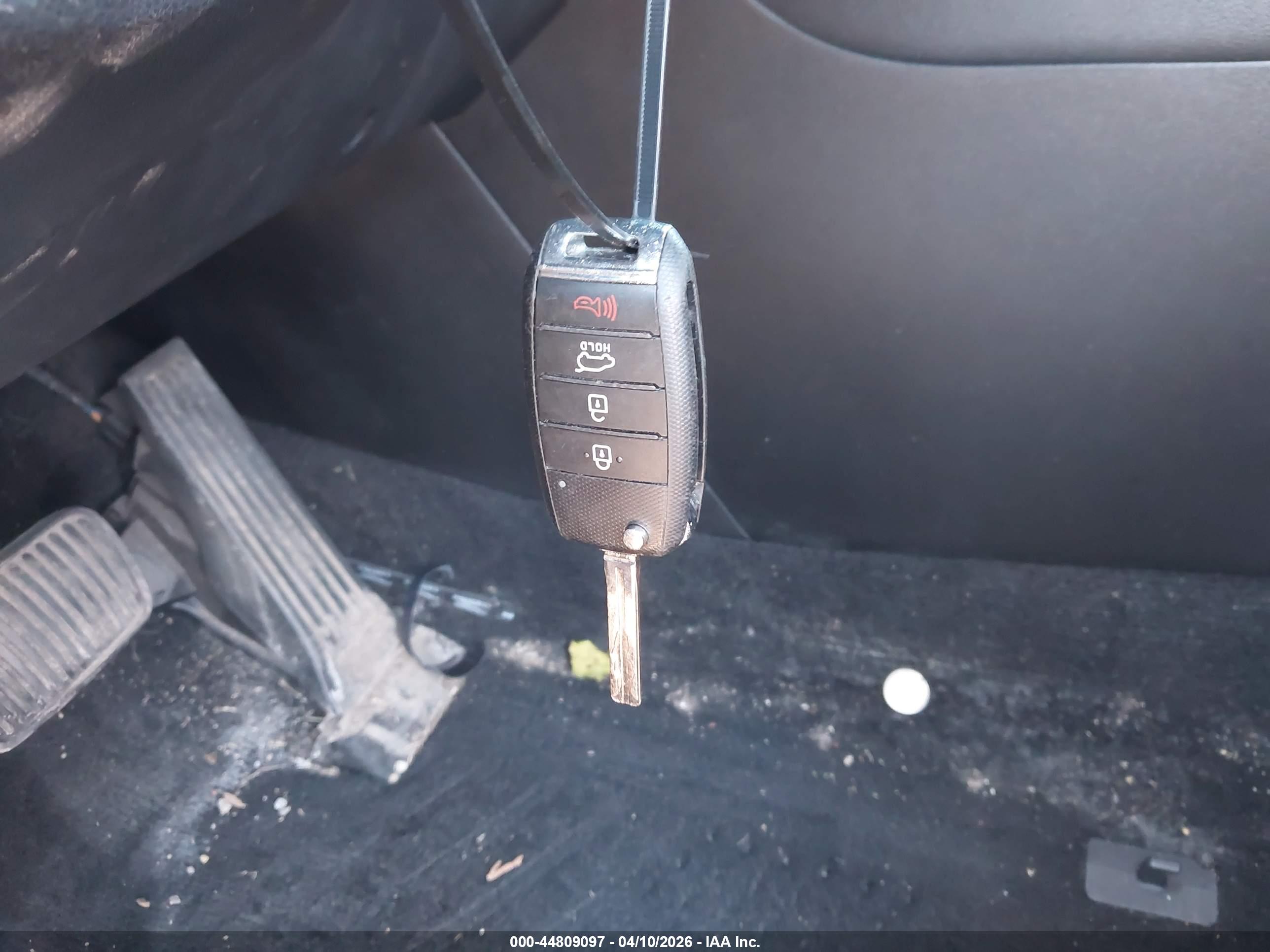 KIA SPORTAGE image 11