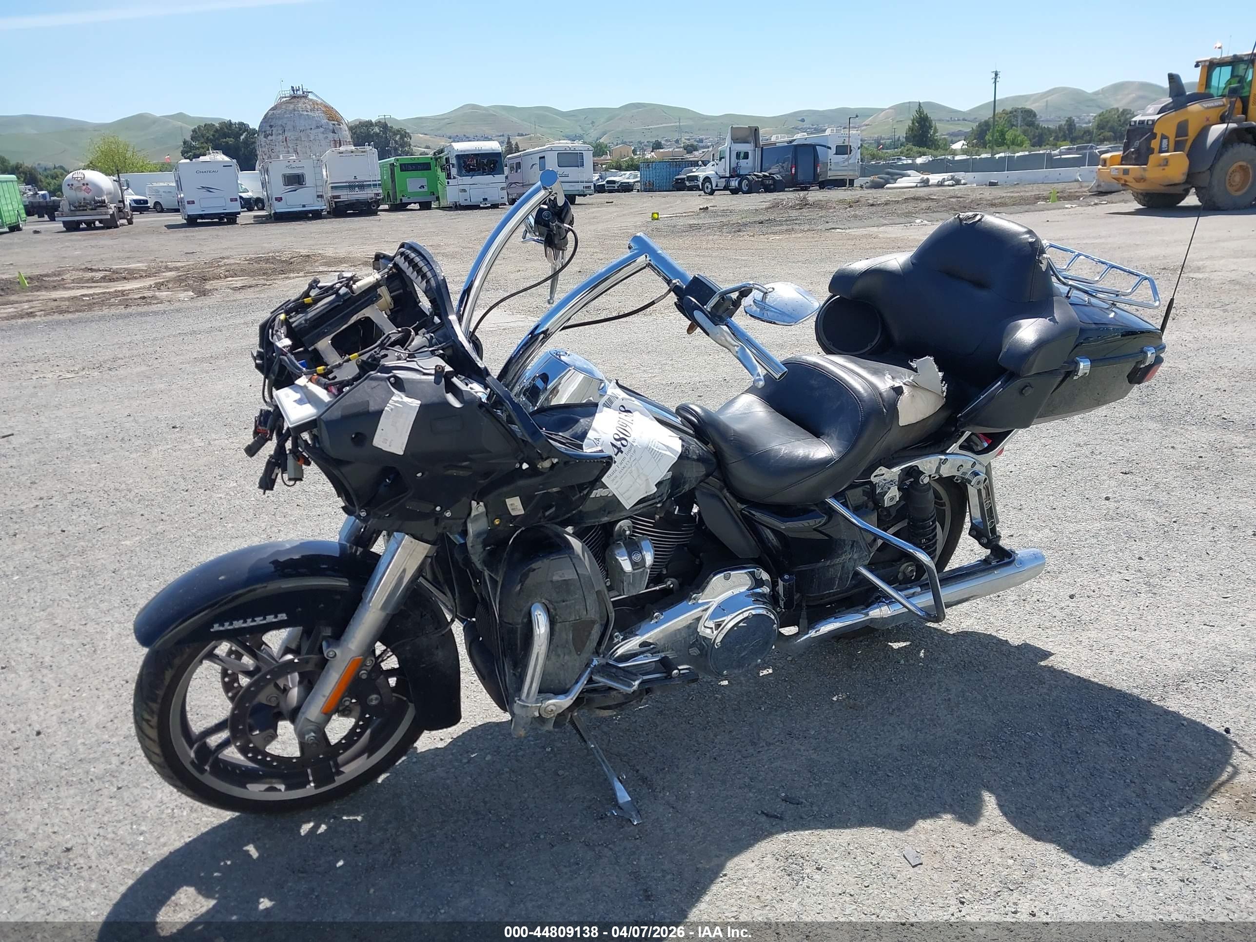 HARLEY-DAVIDSON FLTRK image 2