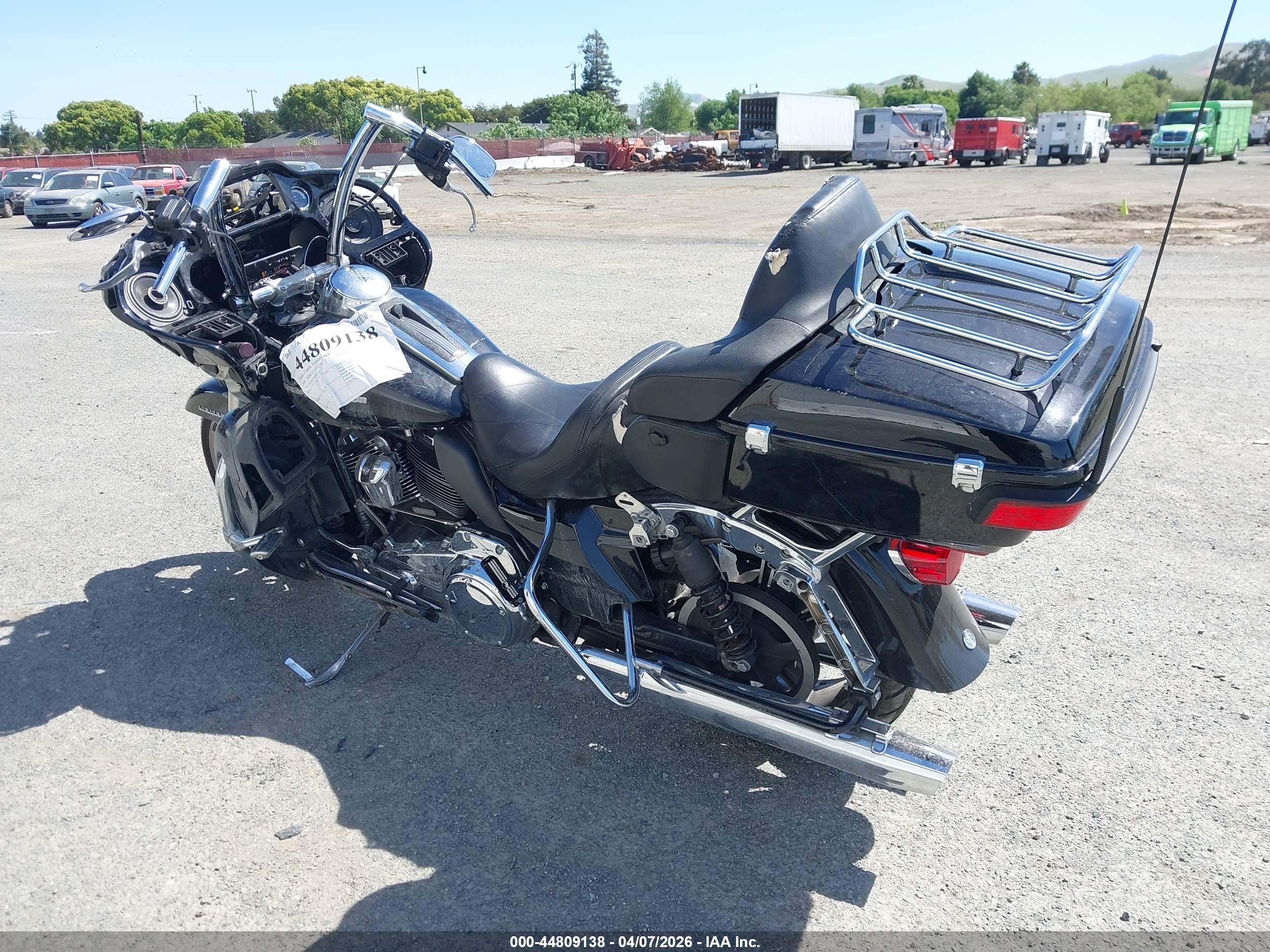 HARLEY-DAVIDSON FLTRK image 3