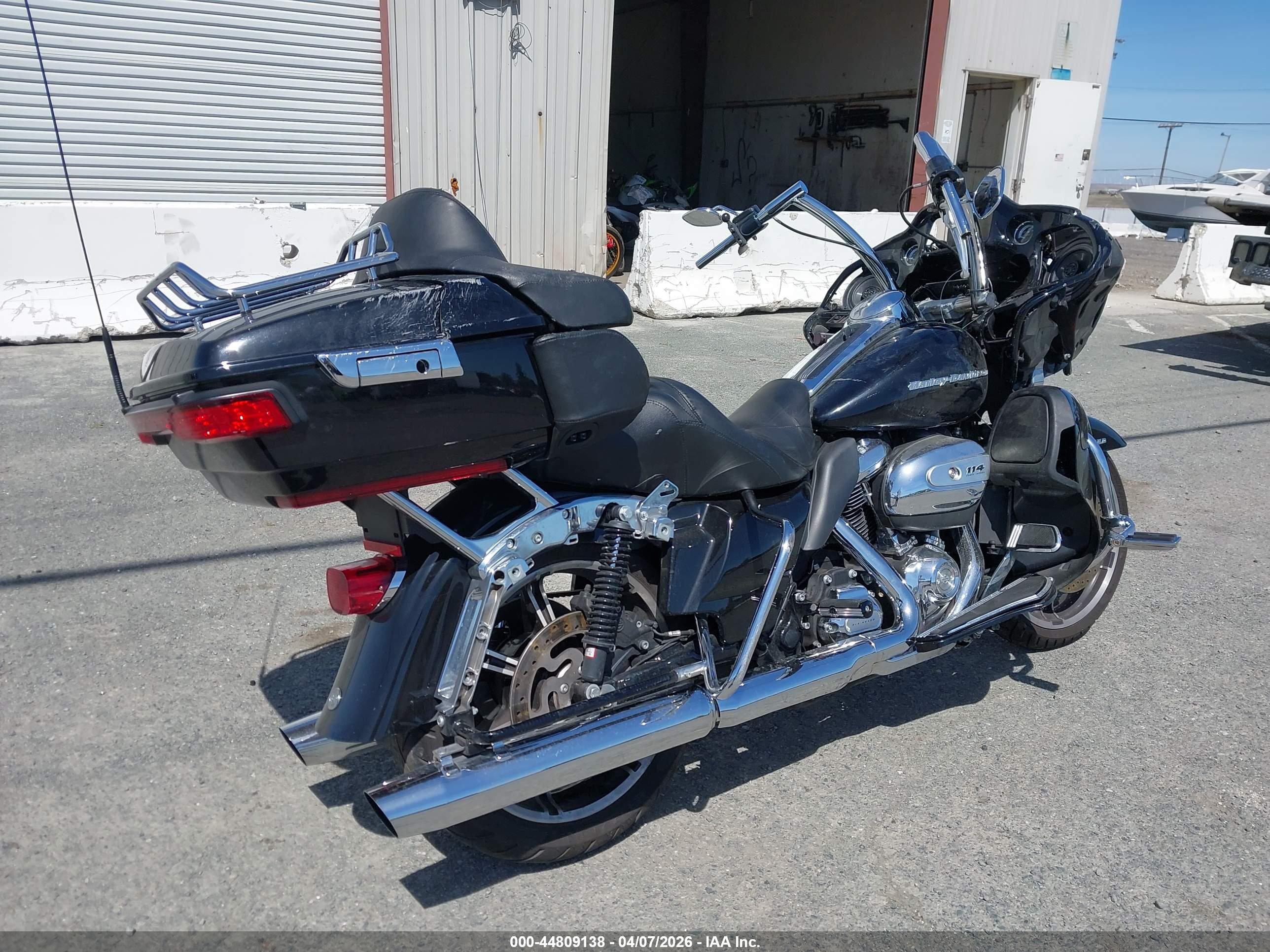 HARLEY-DAVIDSON FLTRK image 4