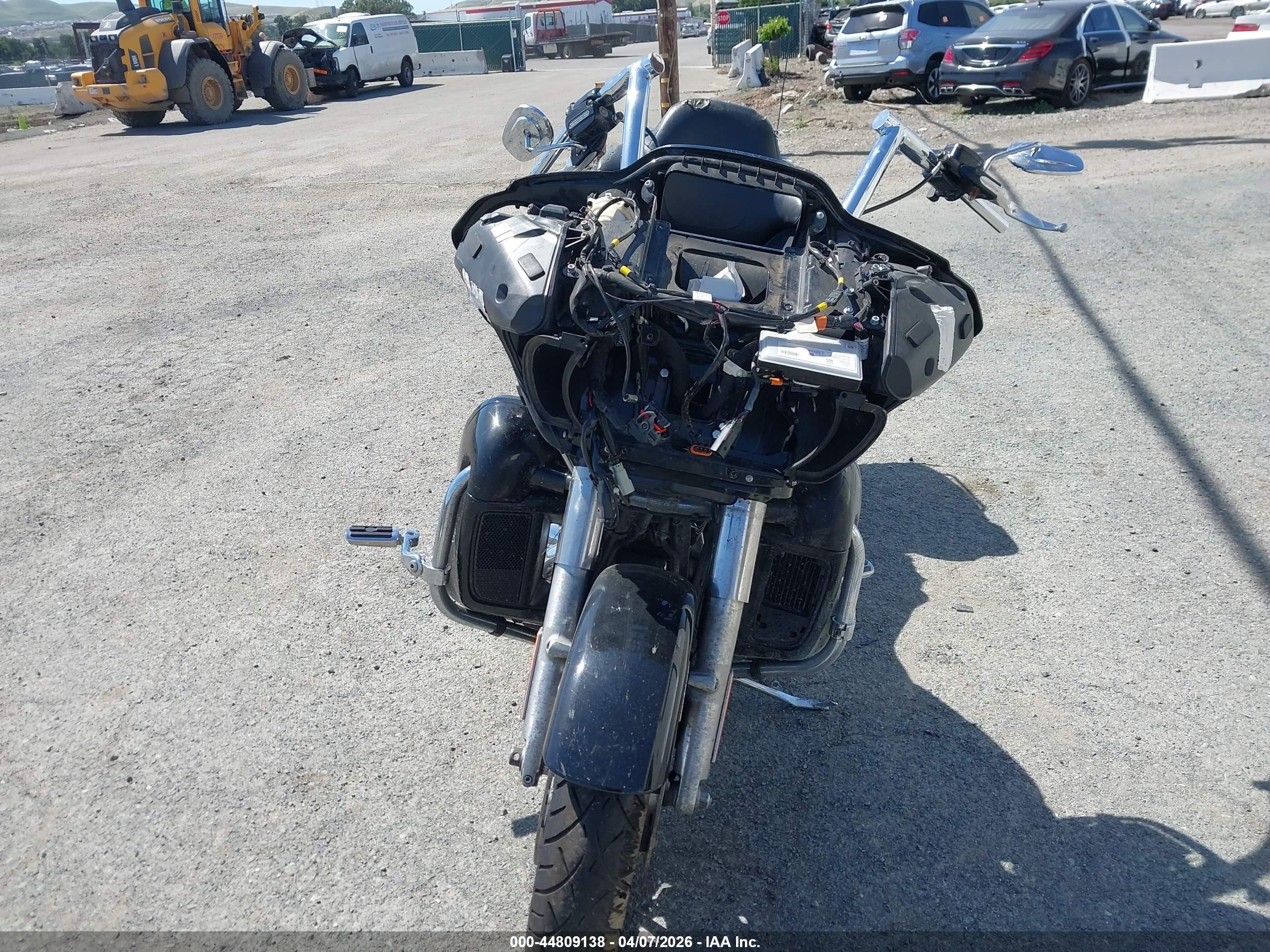 HARLEY-DAVIDSON FLTRK image 5