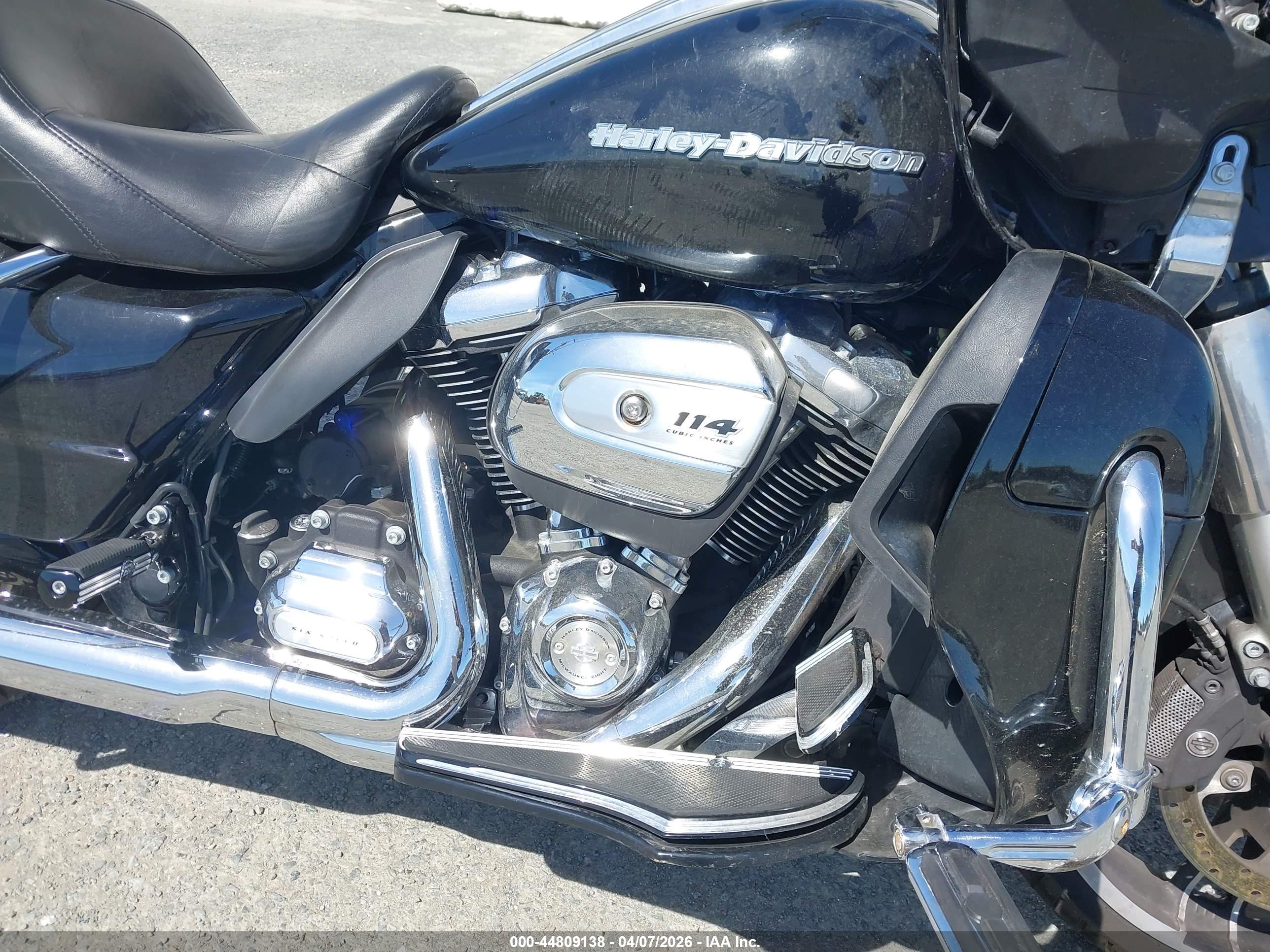 HARLEY-DAVIDSON FLTRK image 8