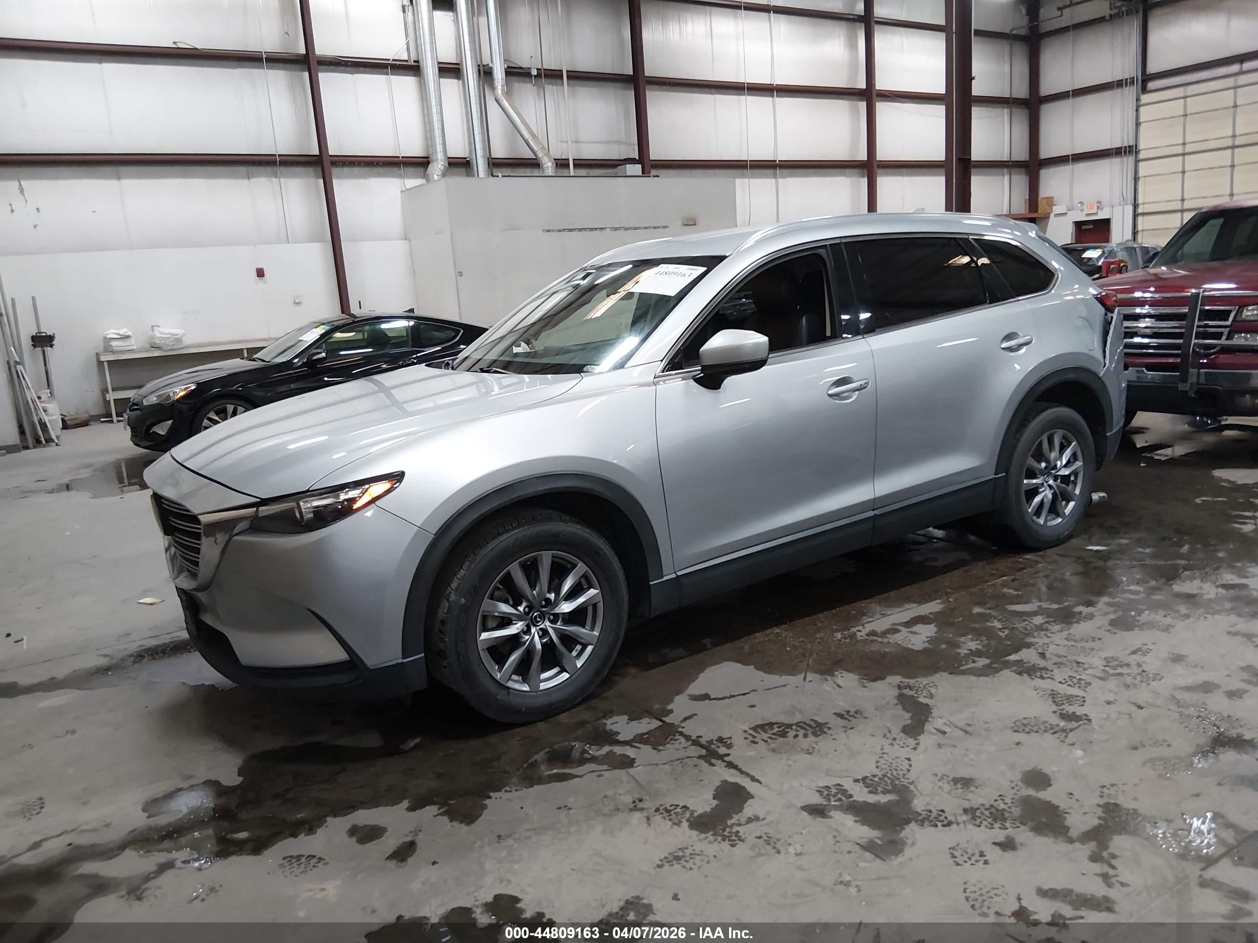 MAZDA CX-9 image 2