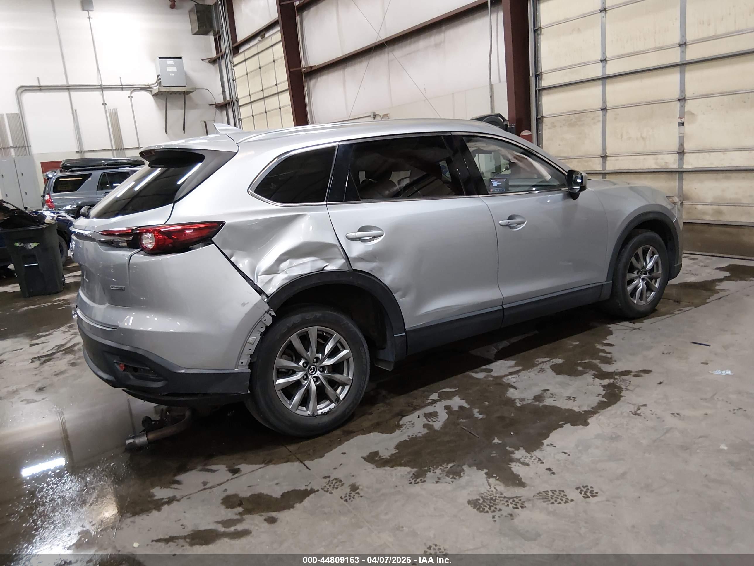 MAZDA CX-9 image 4