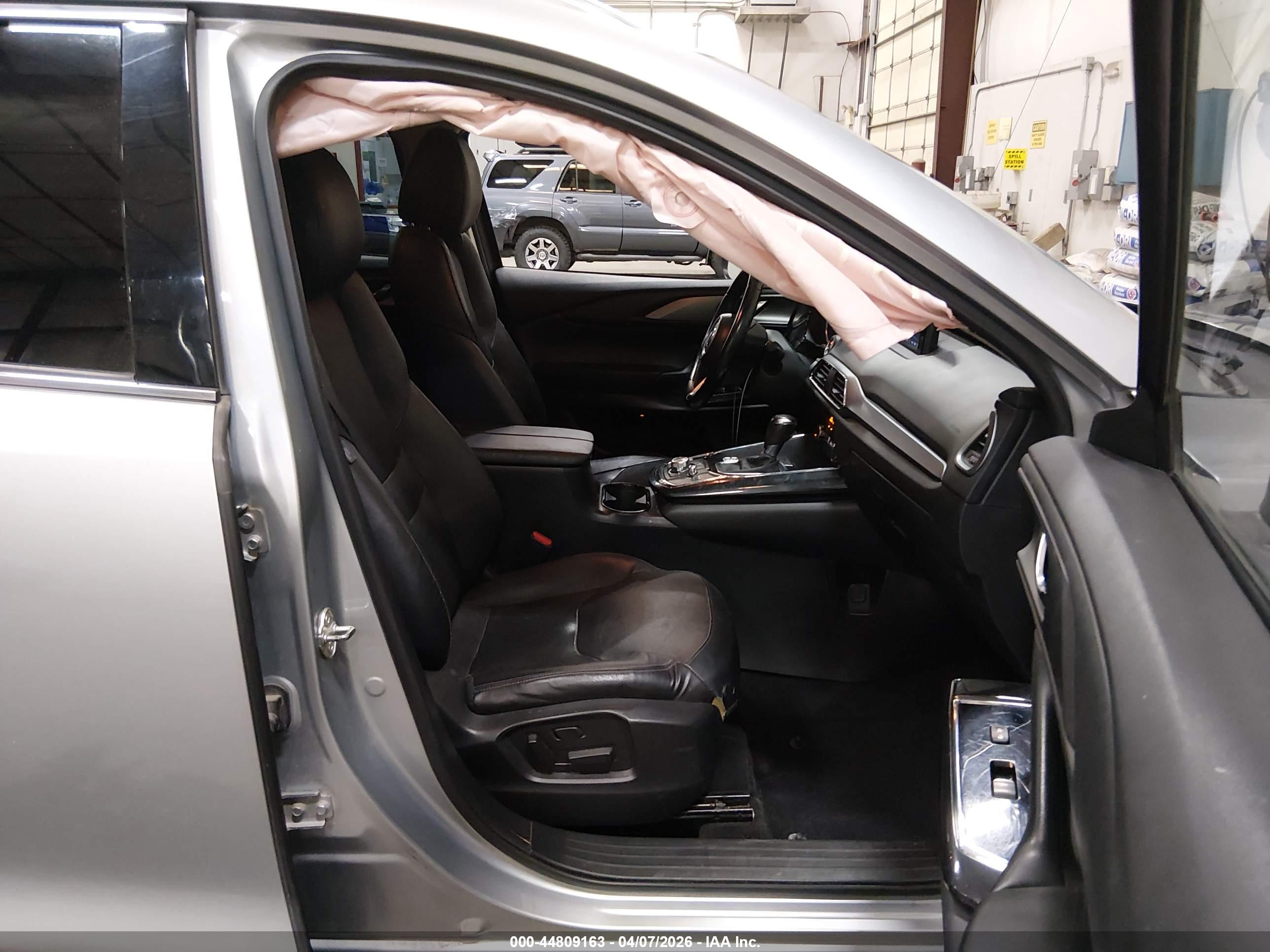 MAZDA CX-9 image 5