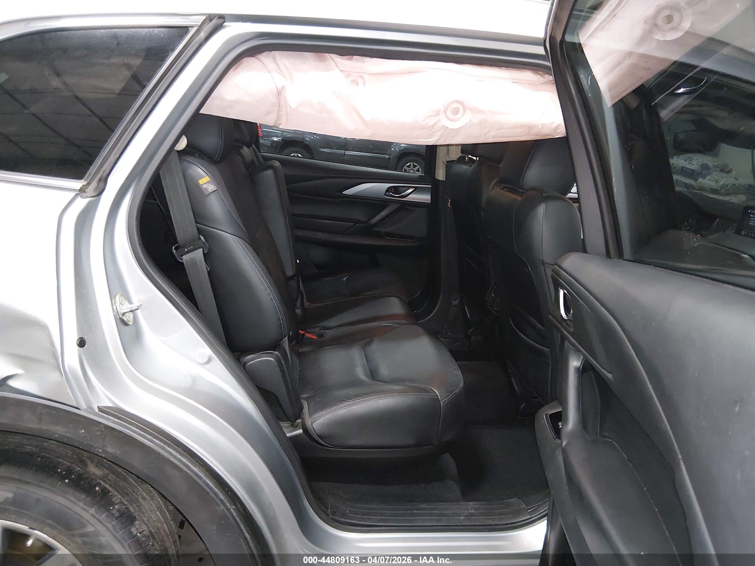MAZDA CX-9 image 8