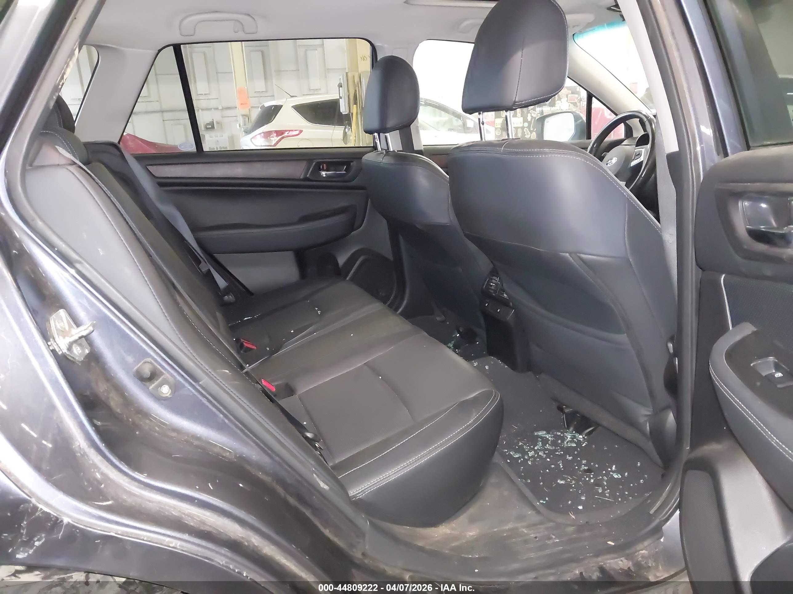 SUBARU OUTBACK image 8