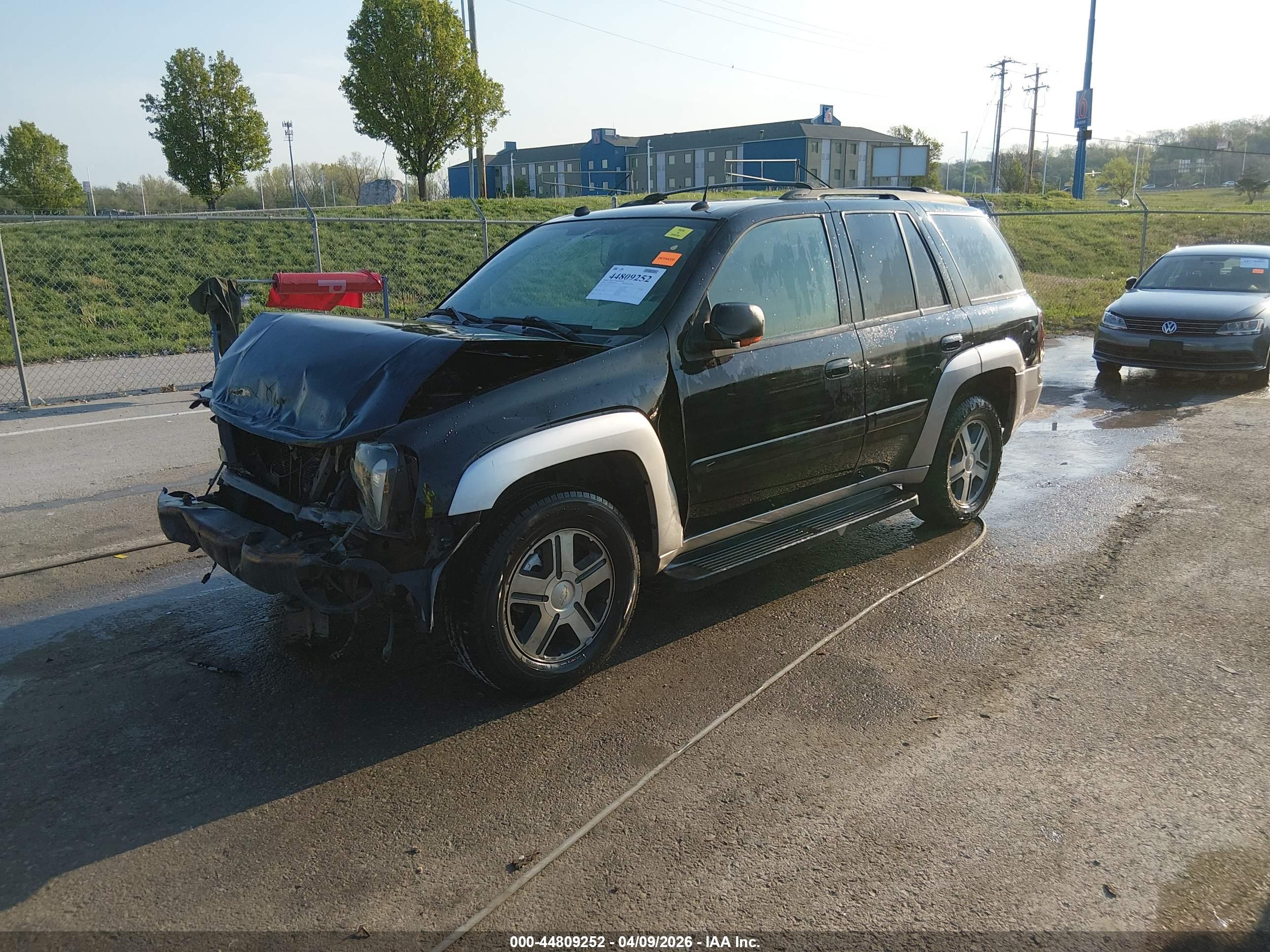 CHEVROLET TRAILBLAZER image 2