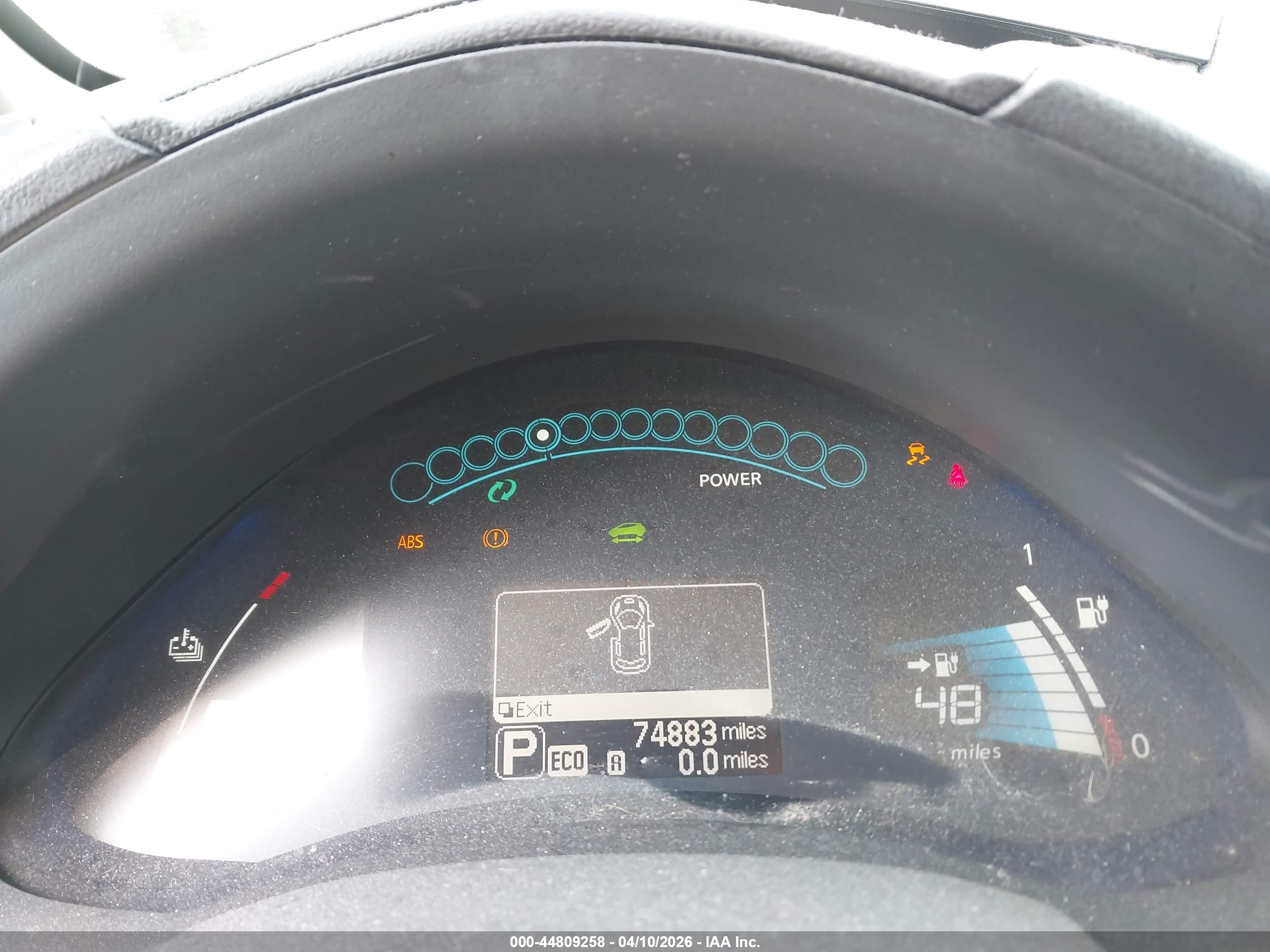 NISSAN LEAF image 7