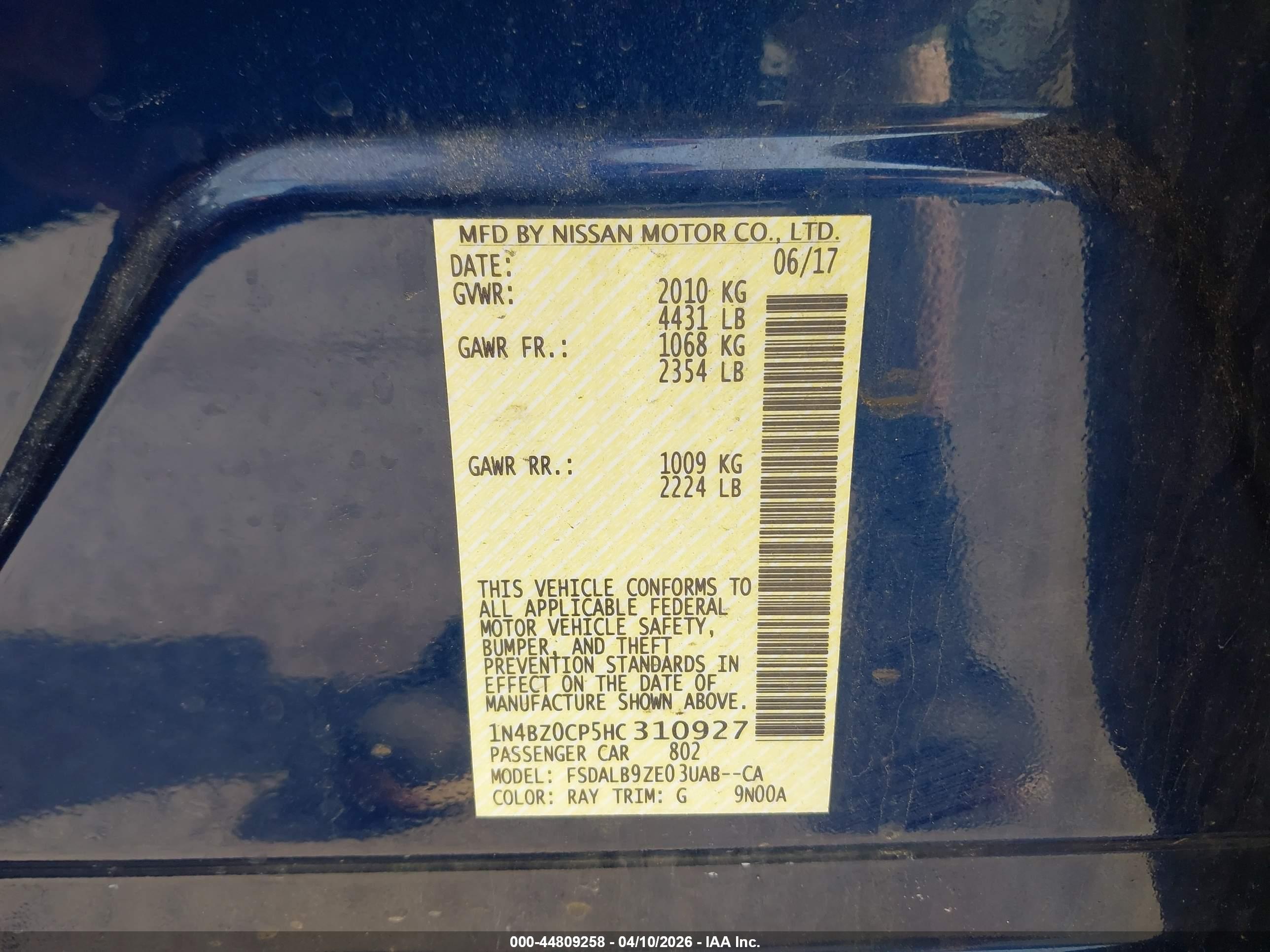 NISSAN LEAF image 9