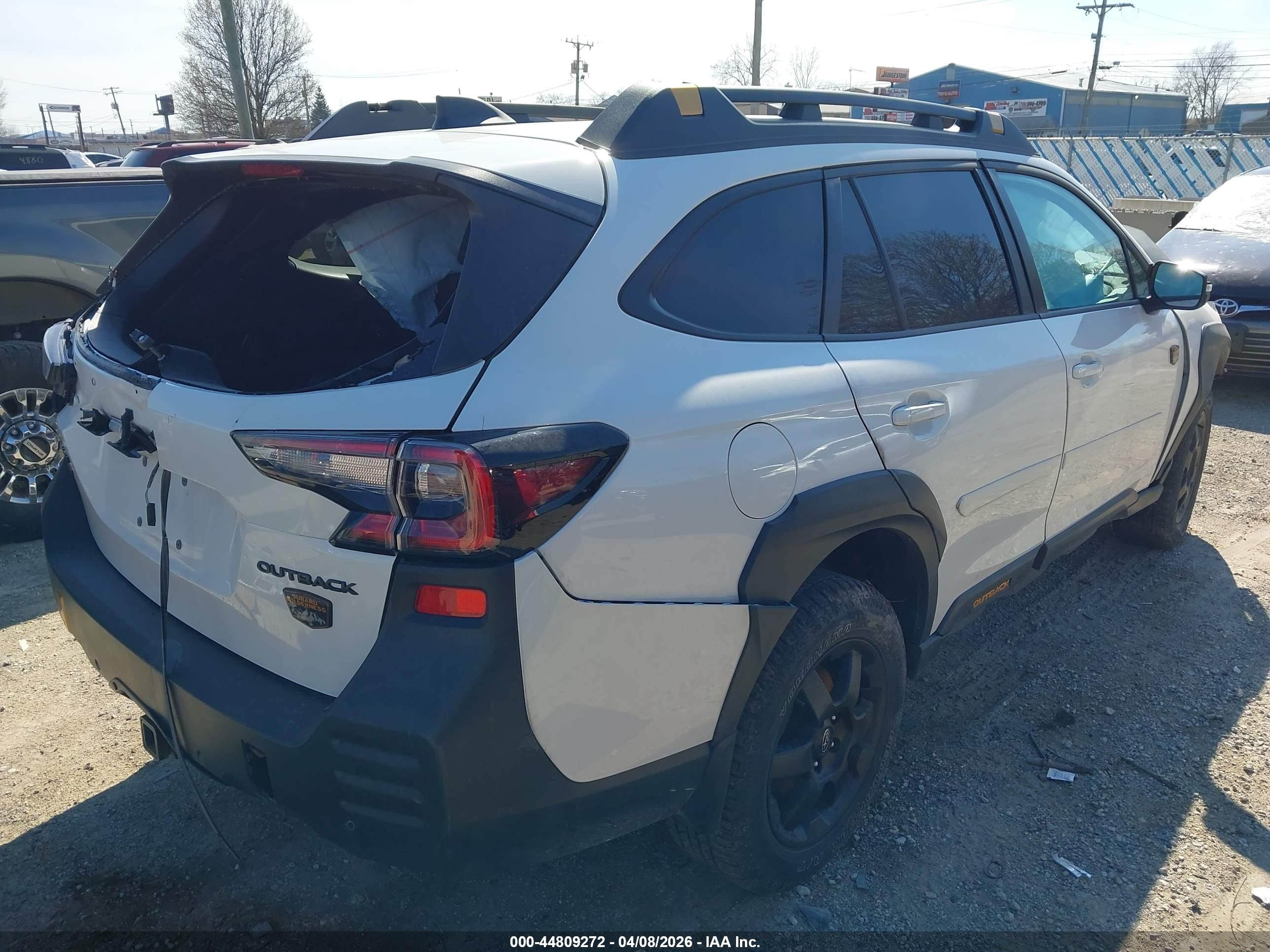 SUBARU OUTBACK image 4